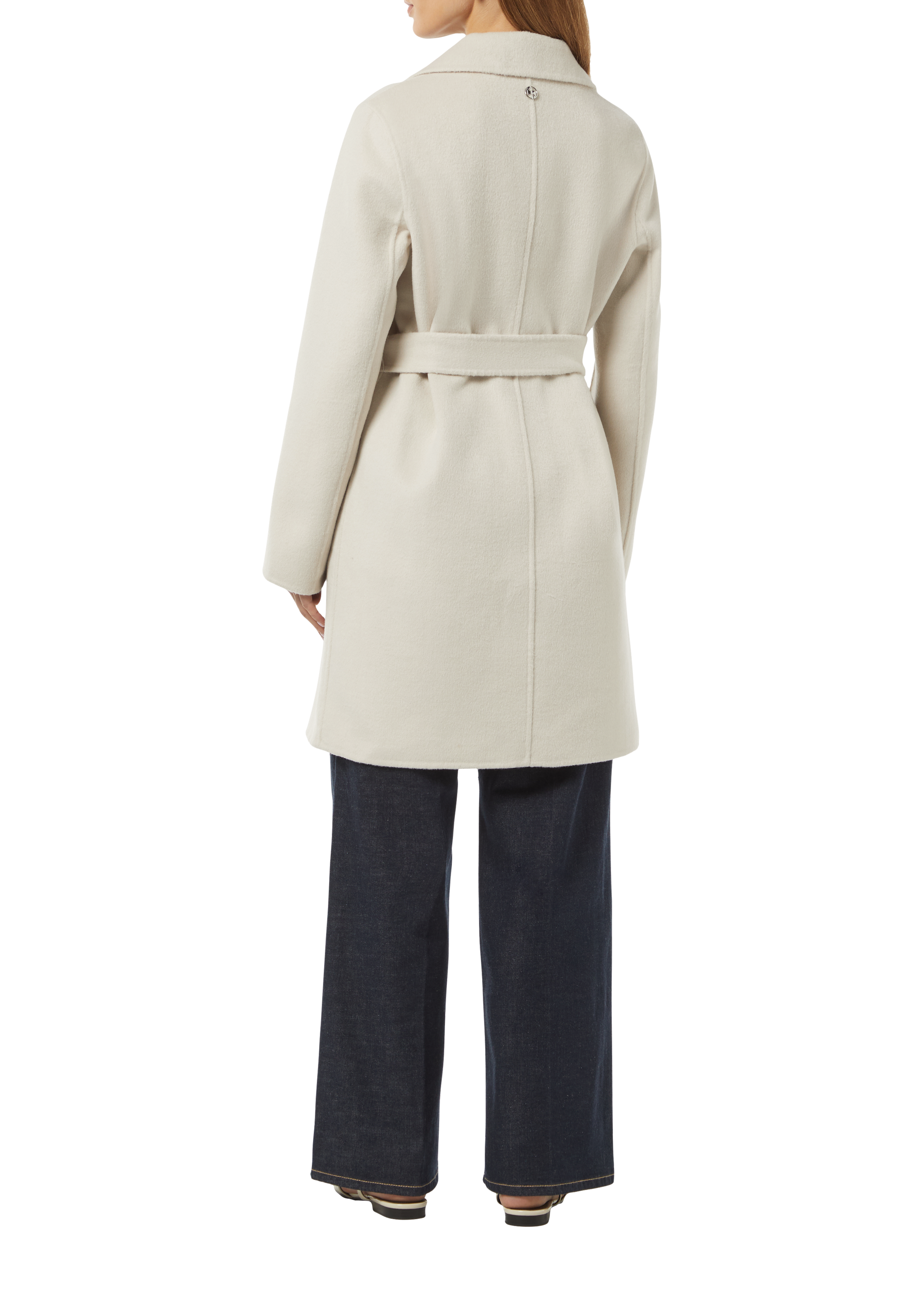 Thumbnail - Outdoor-Mantel