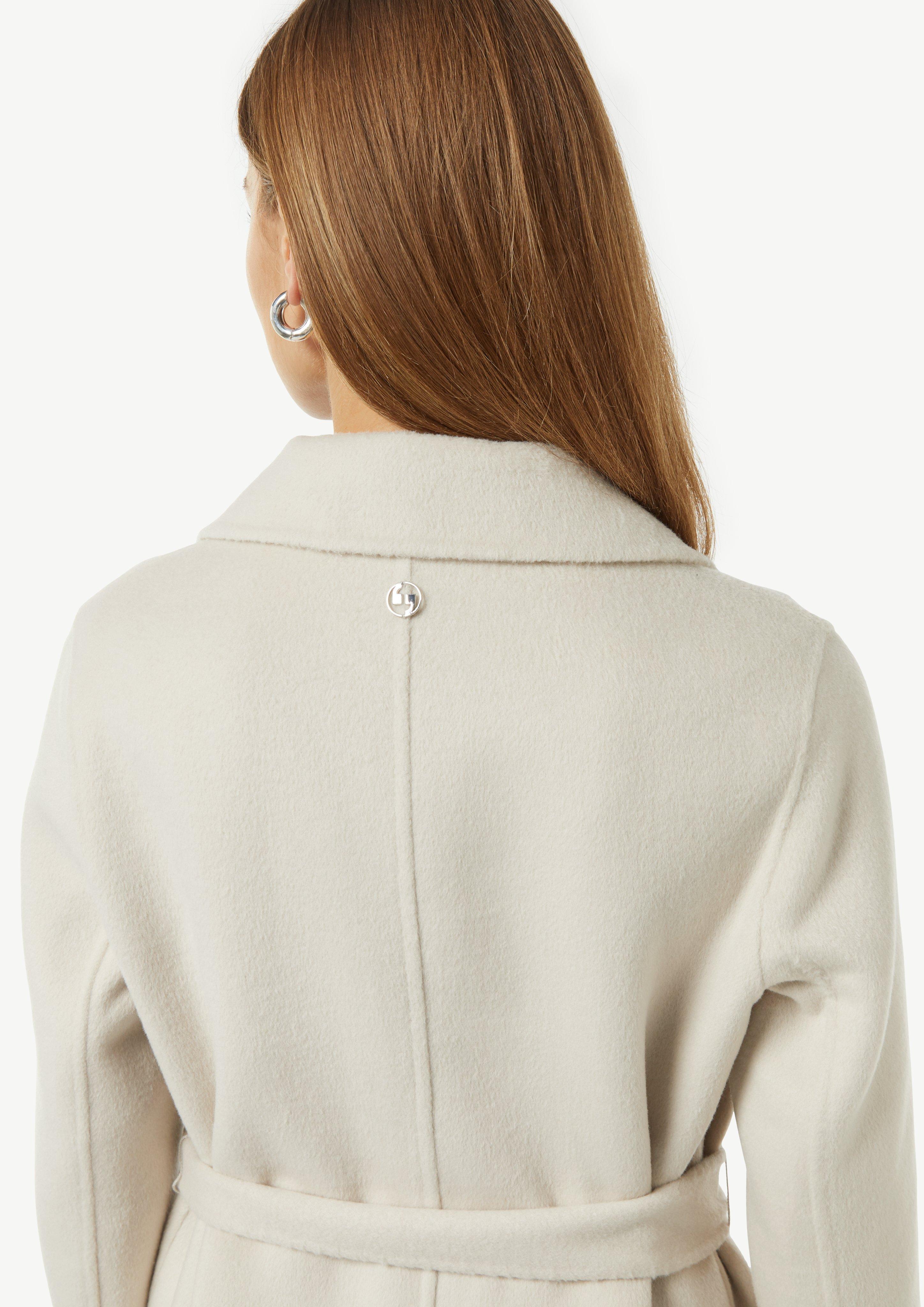 Outdoor coat in 8007, 7615 & 5084