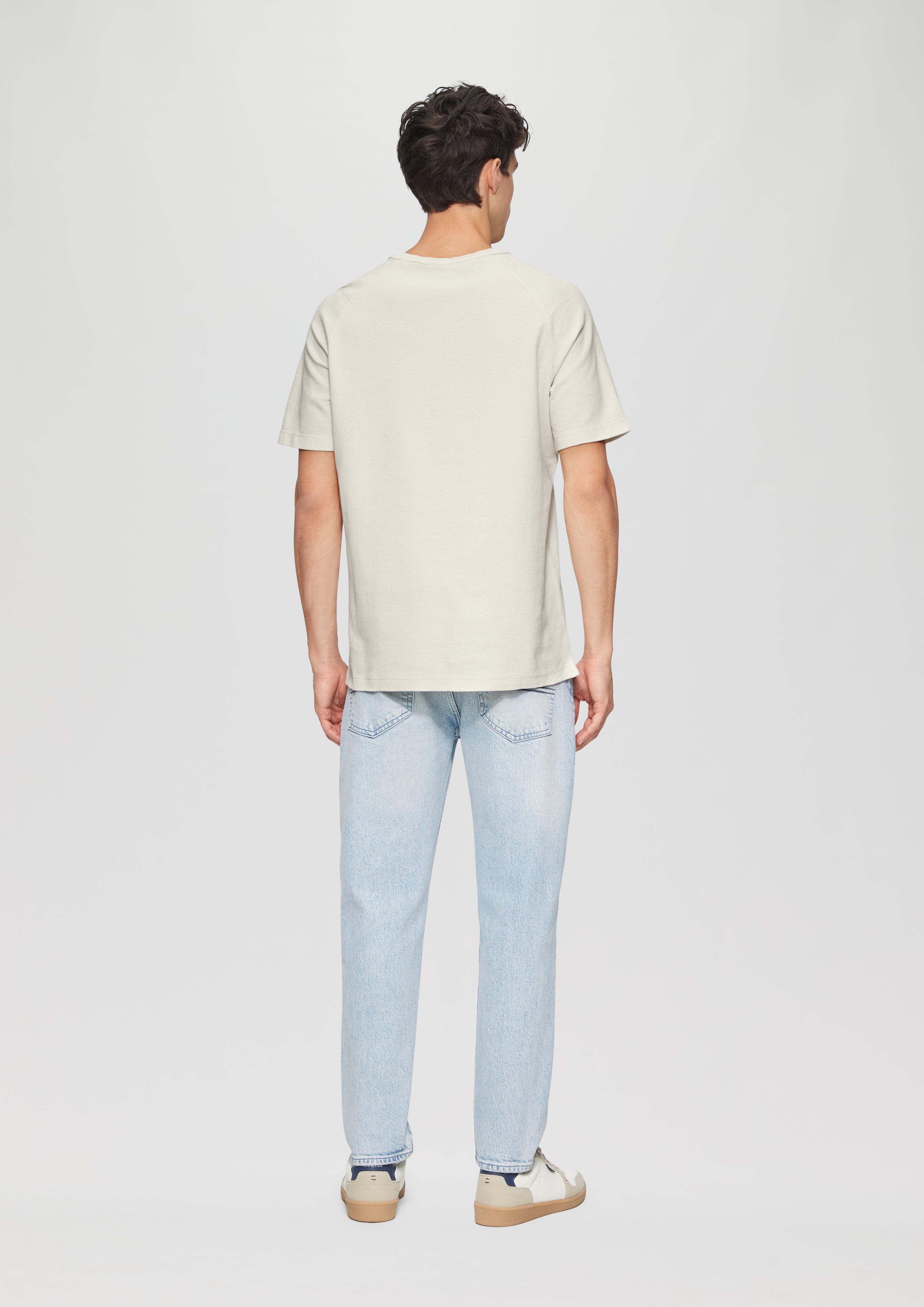 T-shirt in 0330, 4291, 5852 & 8483