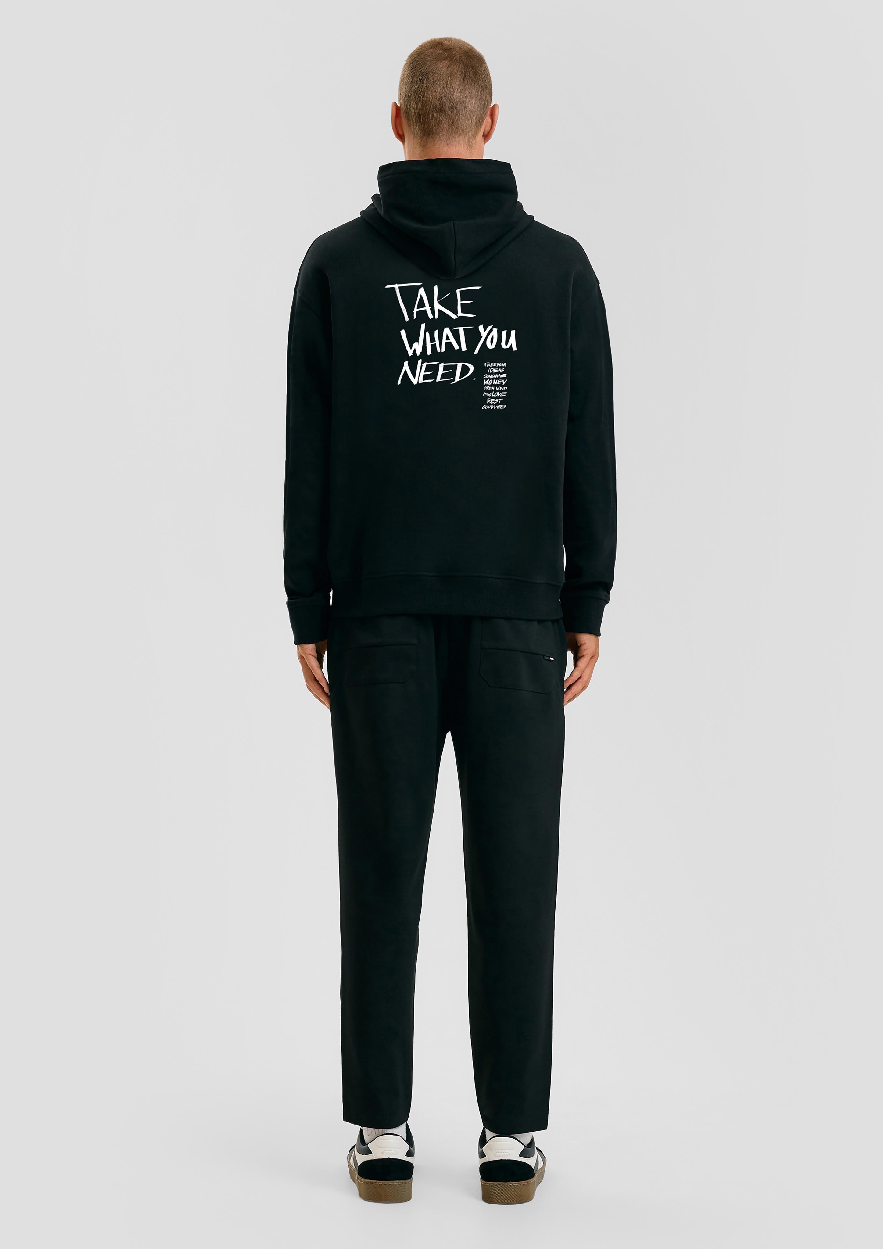 Sweatshirt in 99D2 & 99D3