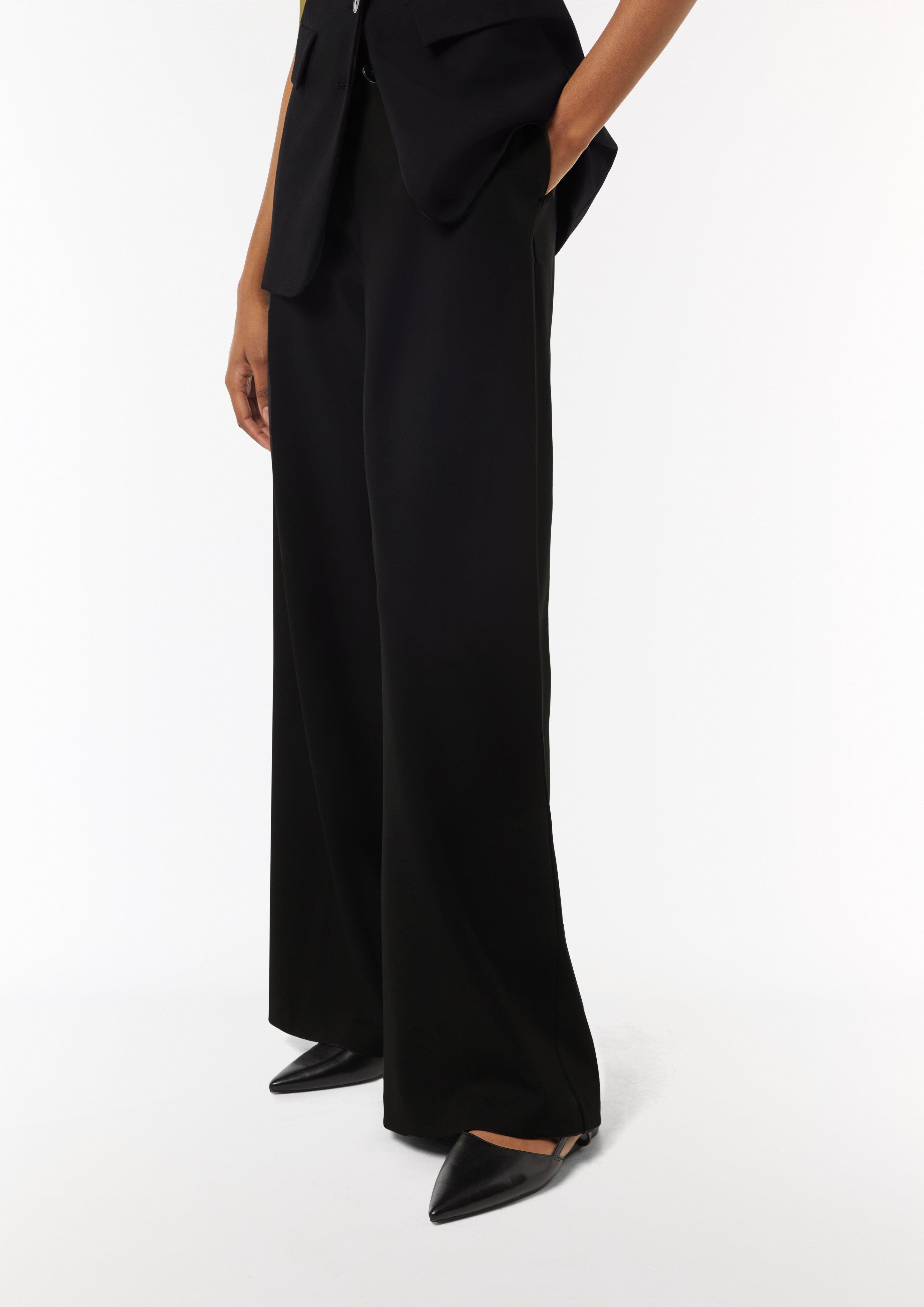 パンツ Siyazu SIPT7145 Basic Flow Wide Slacks_Black Flowing, wide-leg trousers with a waist pleat - Black | SCAYLE