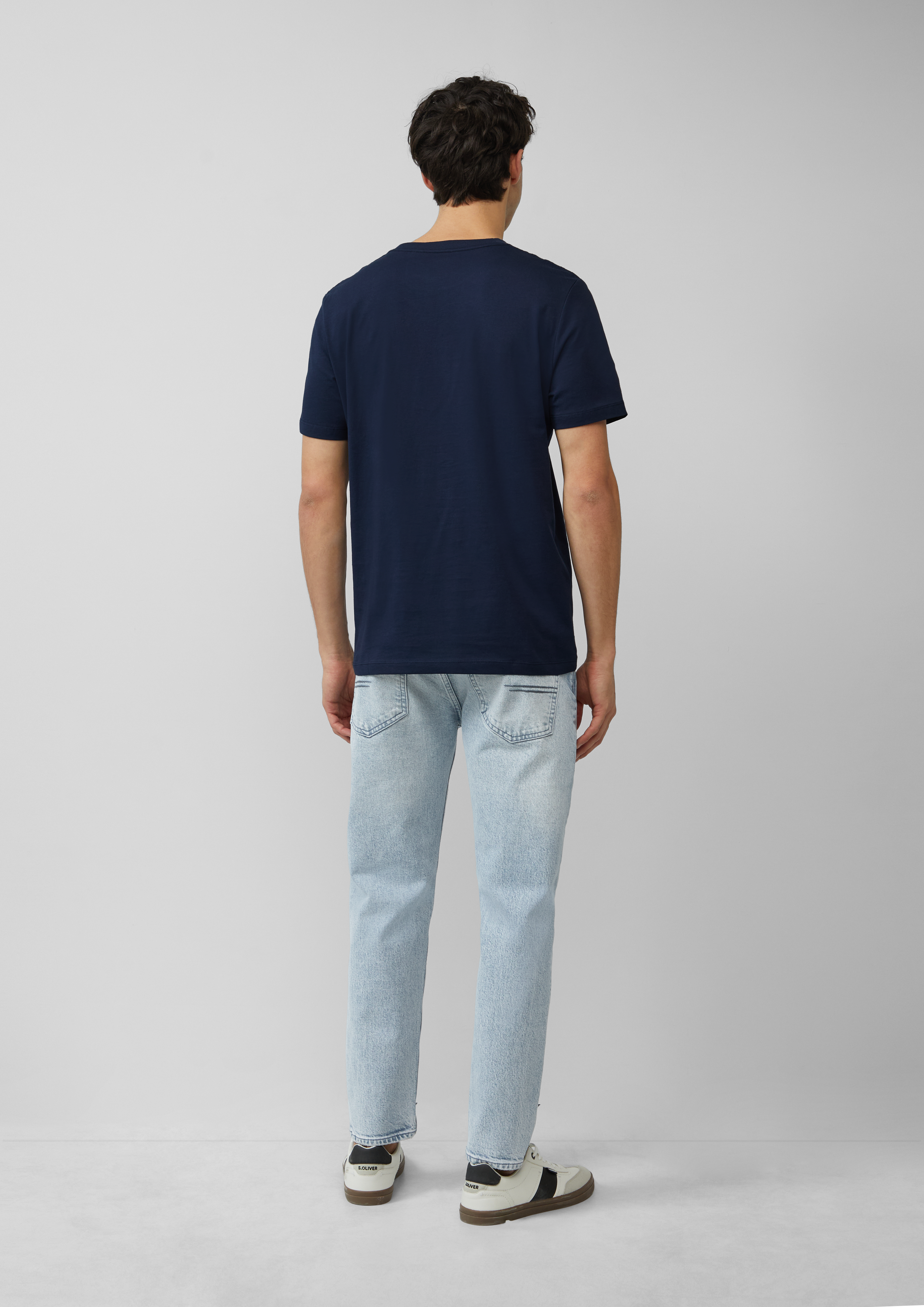 T-Shirt in 58D2, 94D1, 58D1, 12D1, 01D2 & 01D1