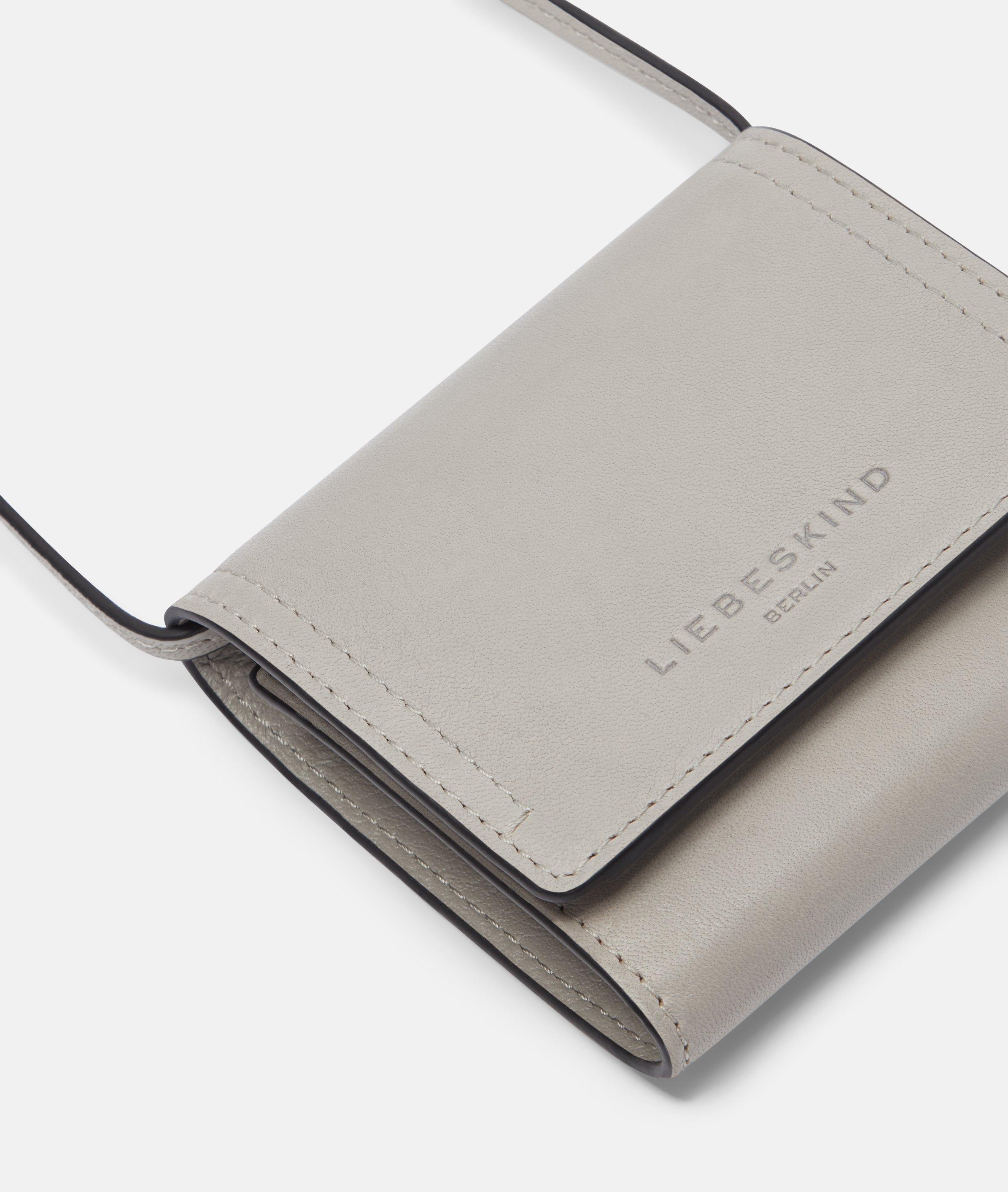 Ada in grijs, beige, groen, geel, blauw, crème, zwart & groen