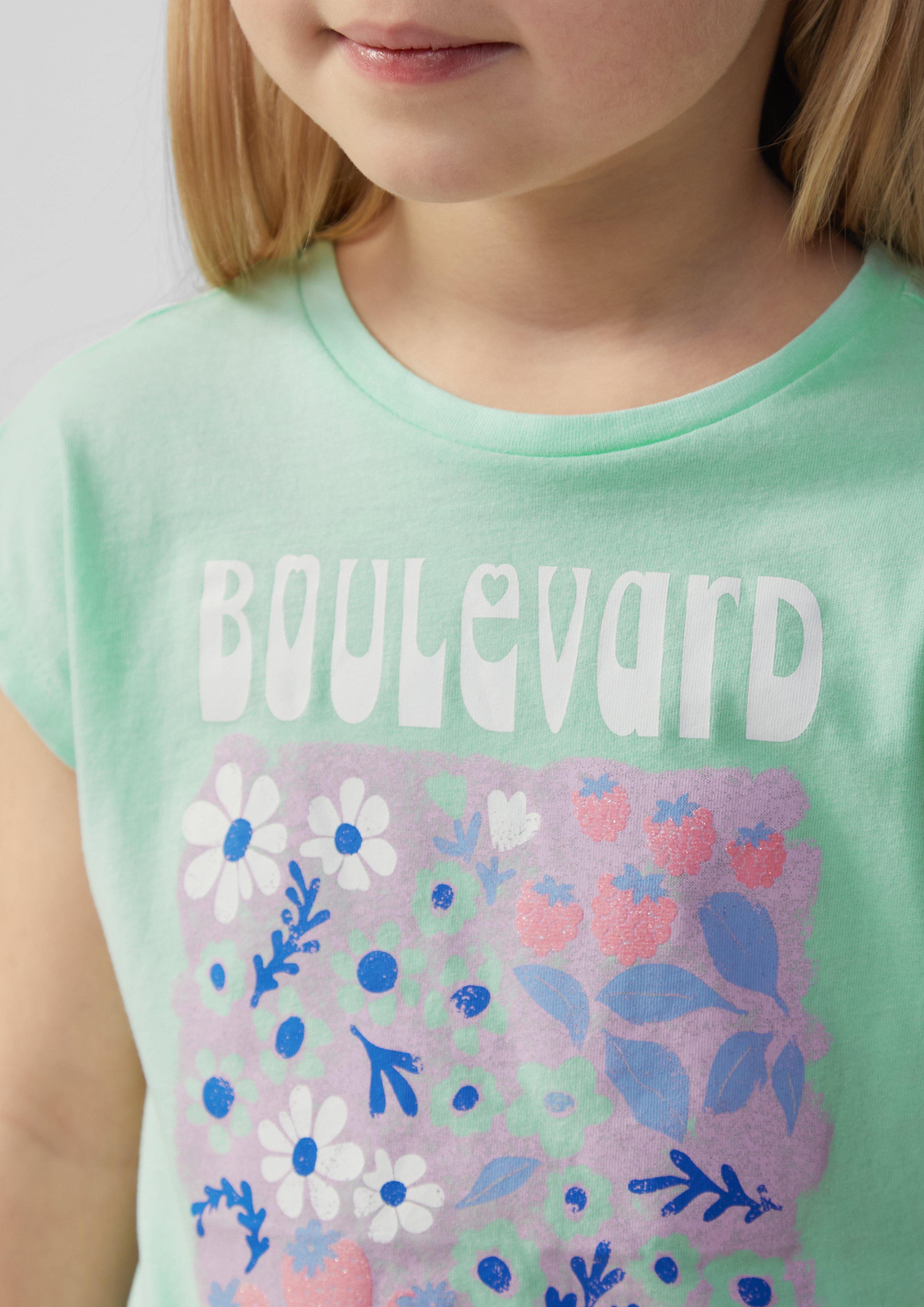 T-shirt in 6080, 4222, 0100 & 1120