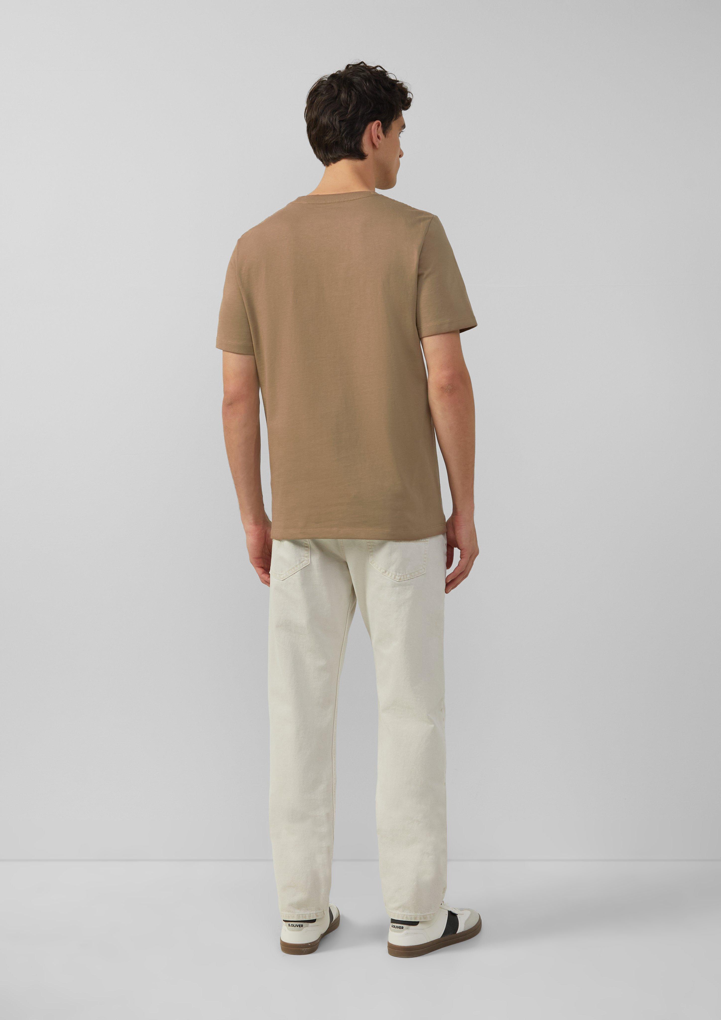 T-shirt in 84D3, 01D1, 42D5, 94D2 & 55D6