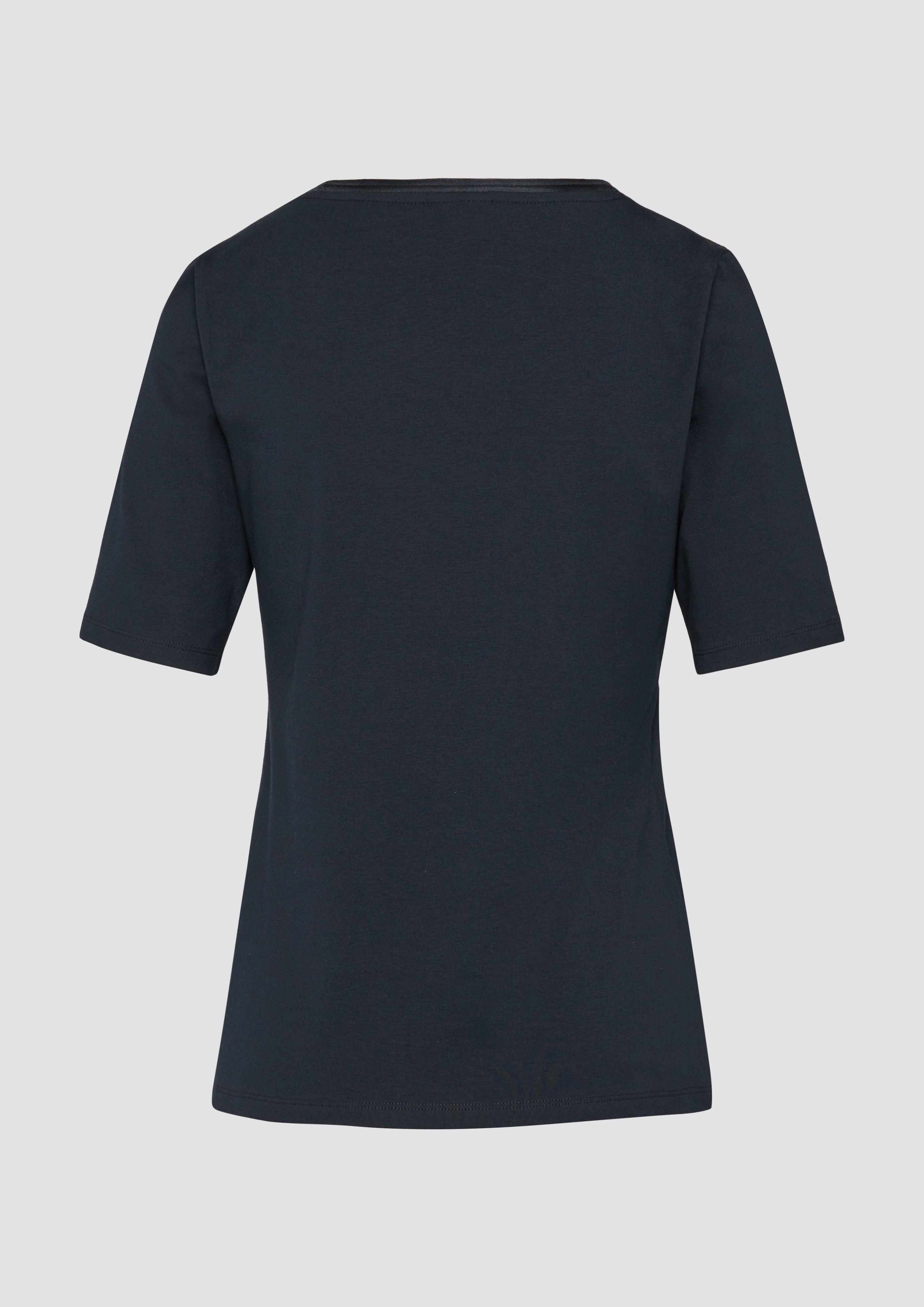 T-shirt in 5959, 0200 & 4507