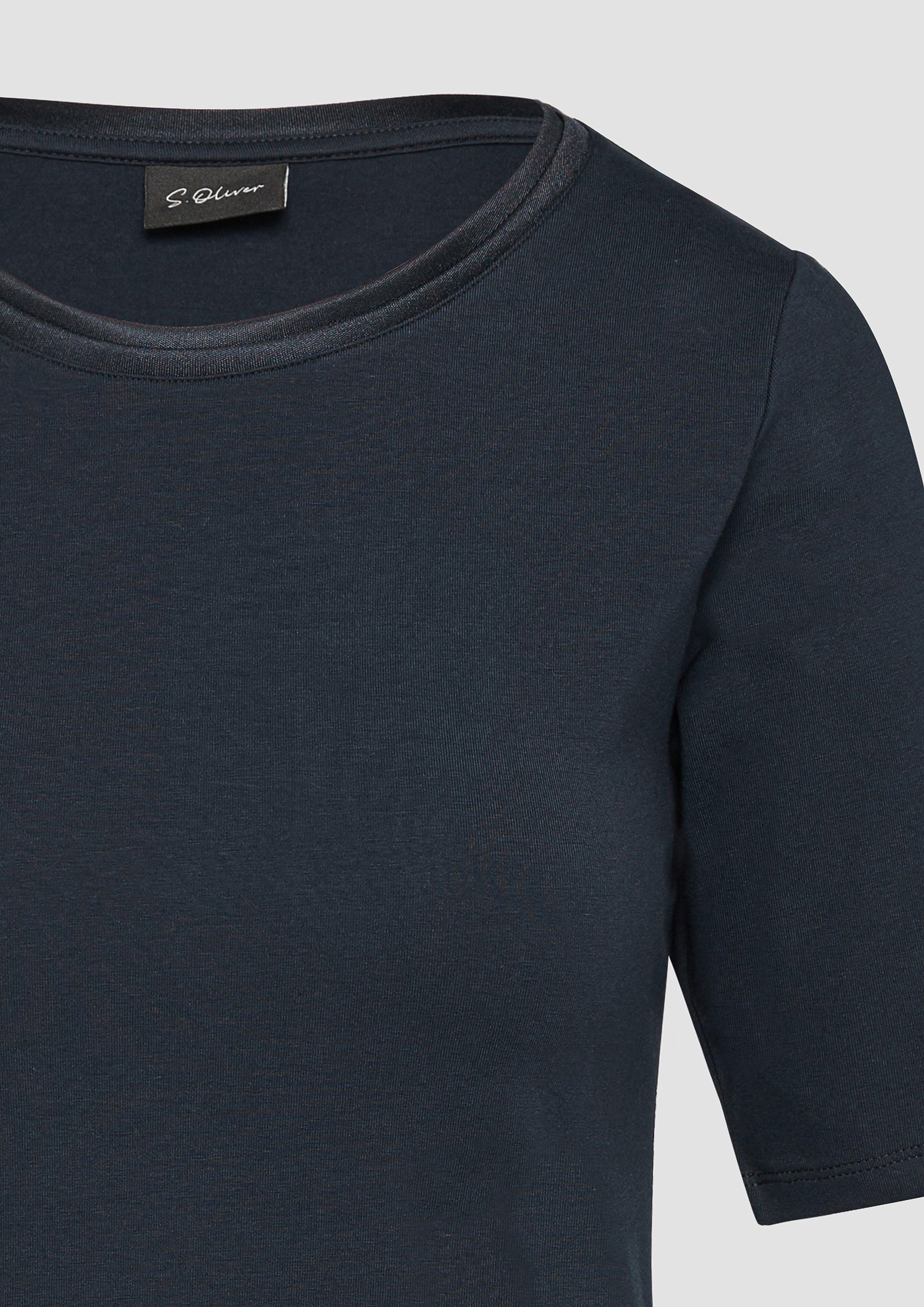 T-shirt in 5959, 0200 & 4507