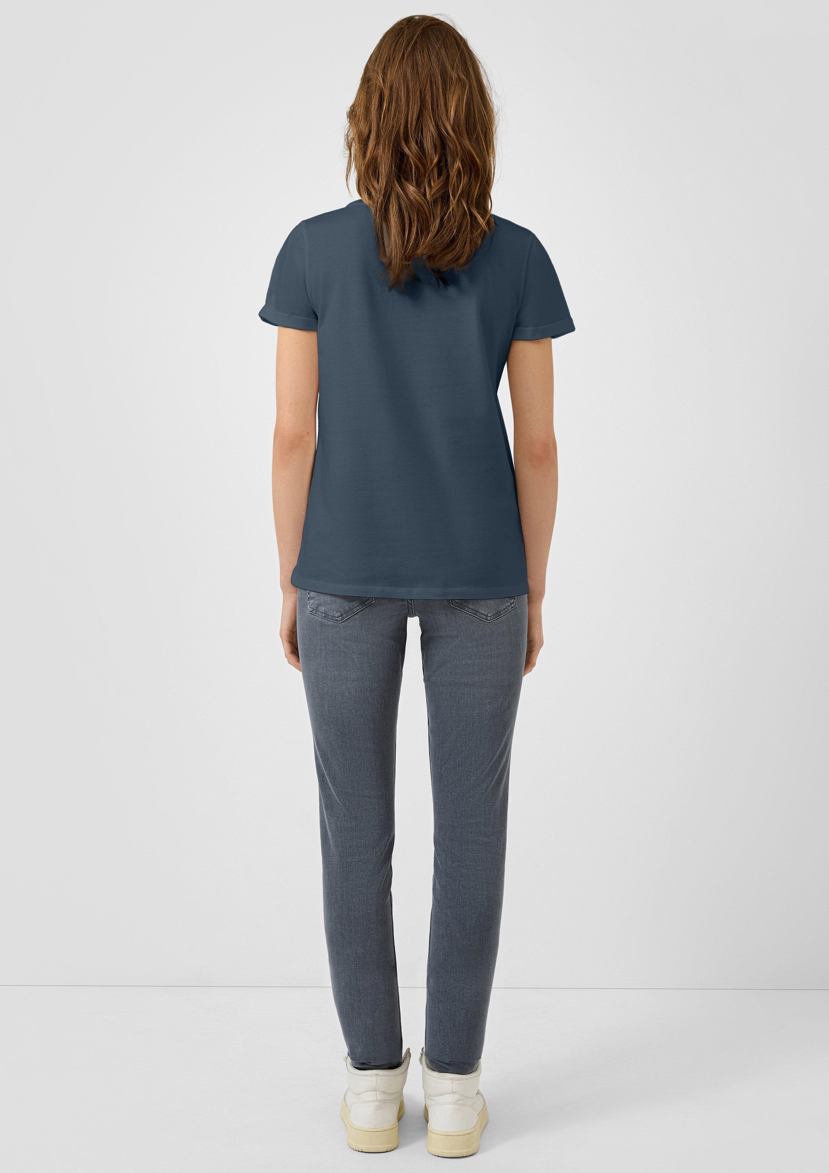 T-shirt in 5820, 7217, 9858, 9999, 0100, 7854, 3455, 4143 & 6147