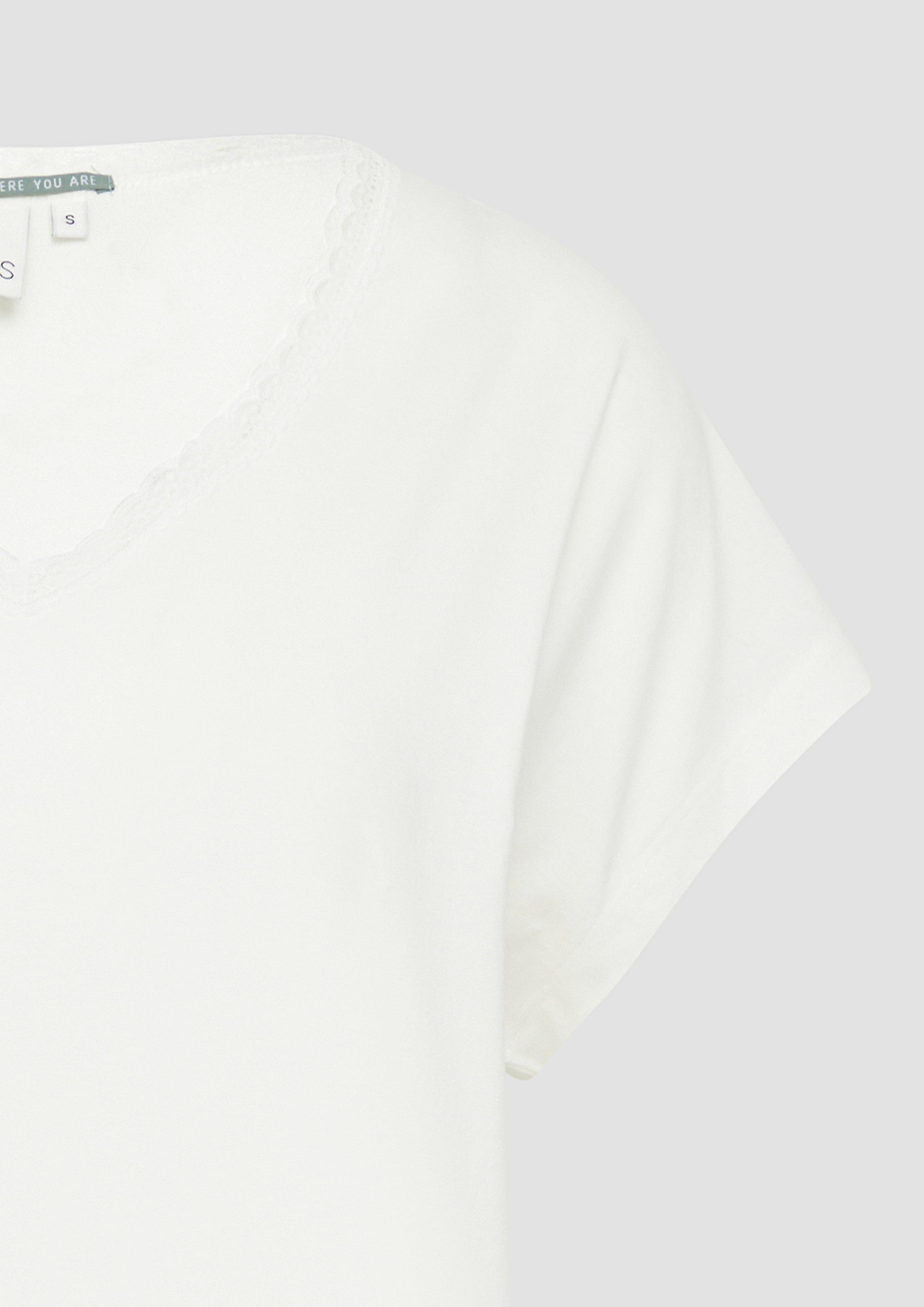 T-Shirt in 0200, 3455, 7854 & 9999