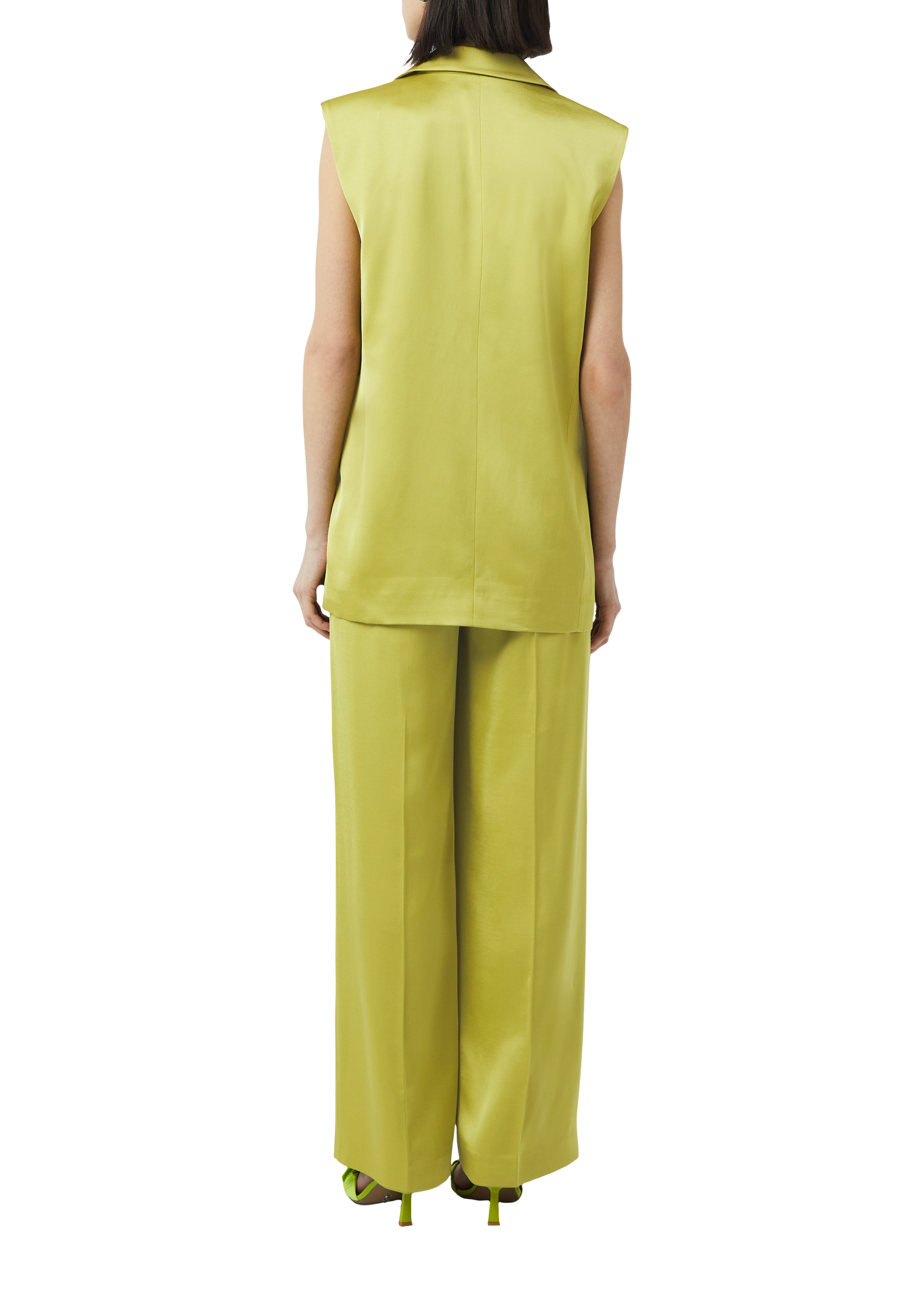 Thumbnail - Indoor-Weste