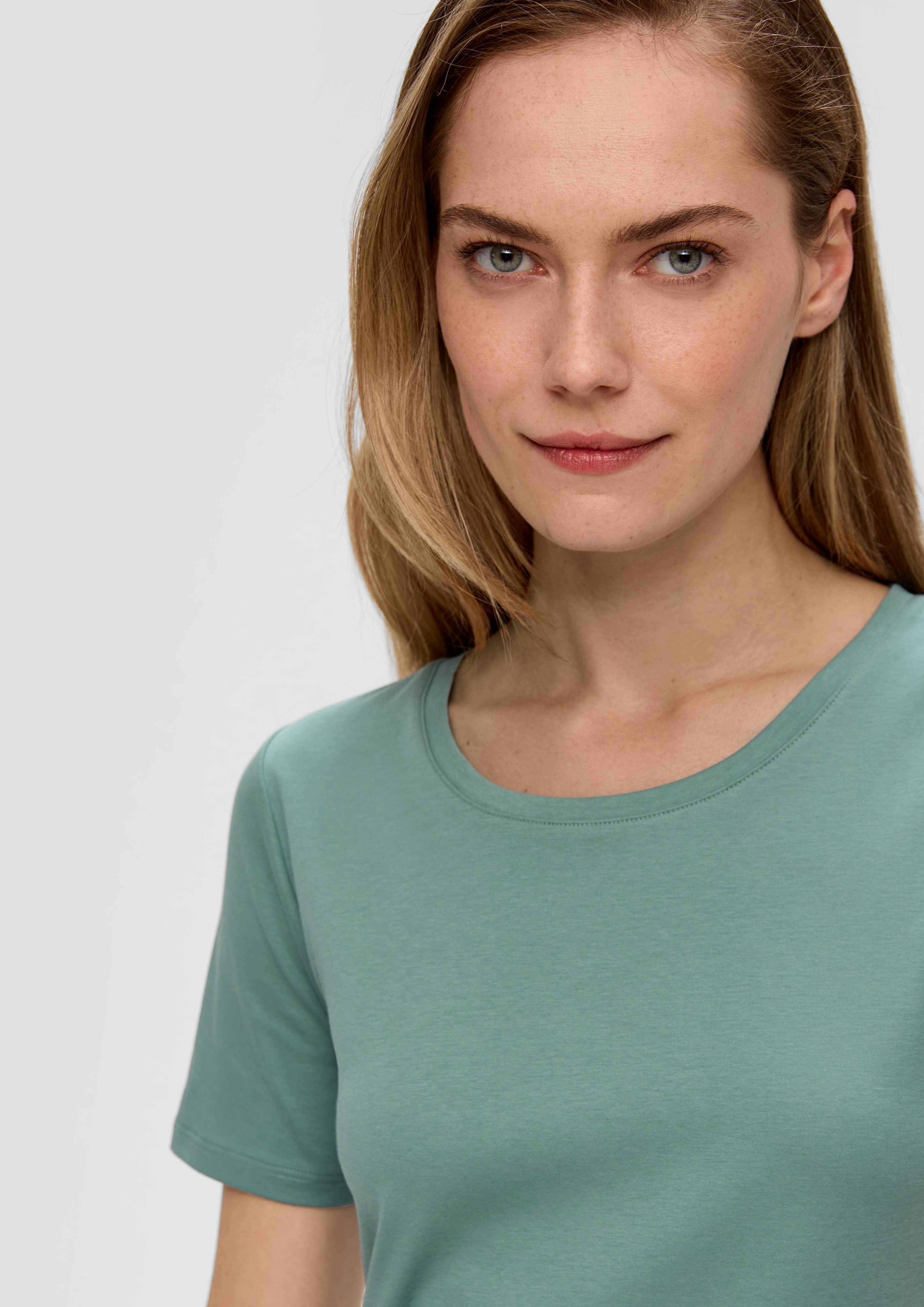 T-shirt in 6575 & 0210