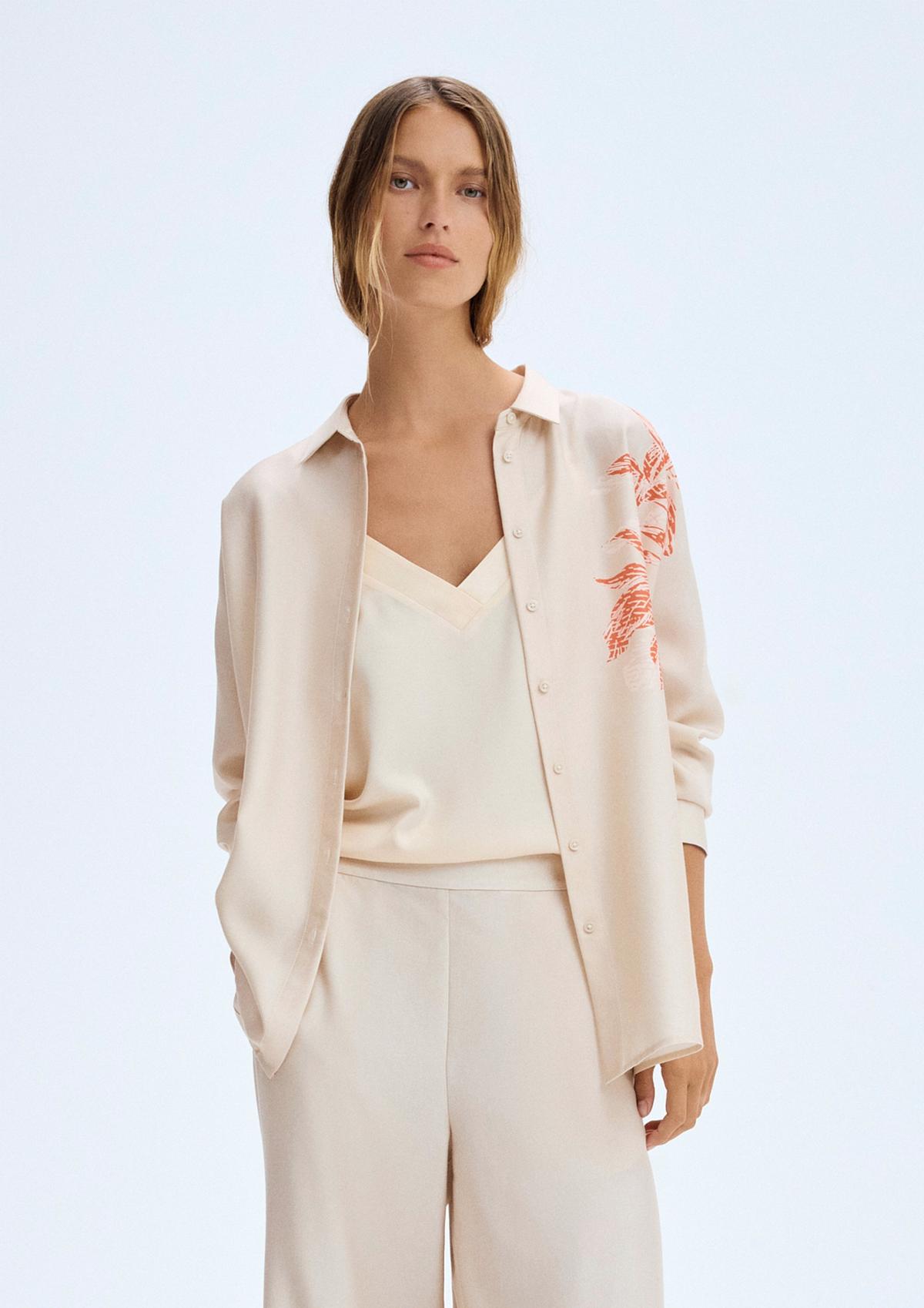 Shirt blouse with batwing sleeves and a floral print - light Shirt blouse with batwing sleeves and a floral print - light