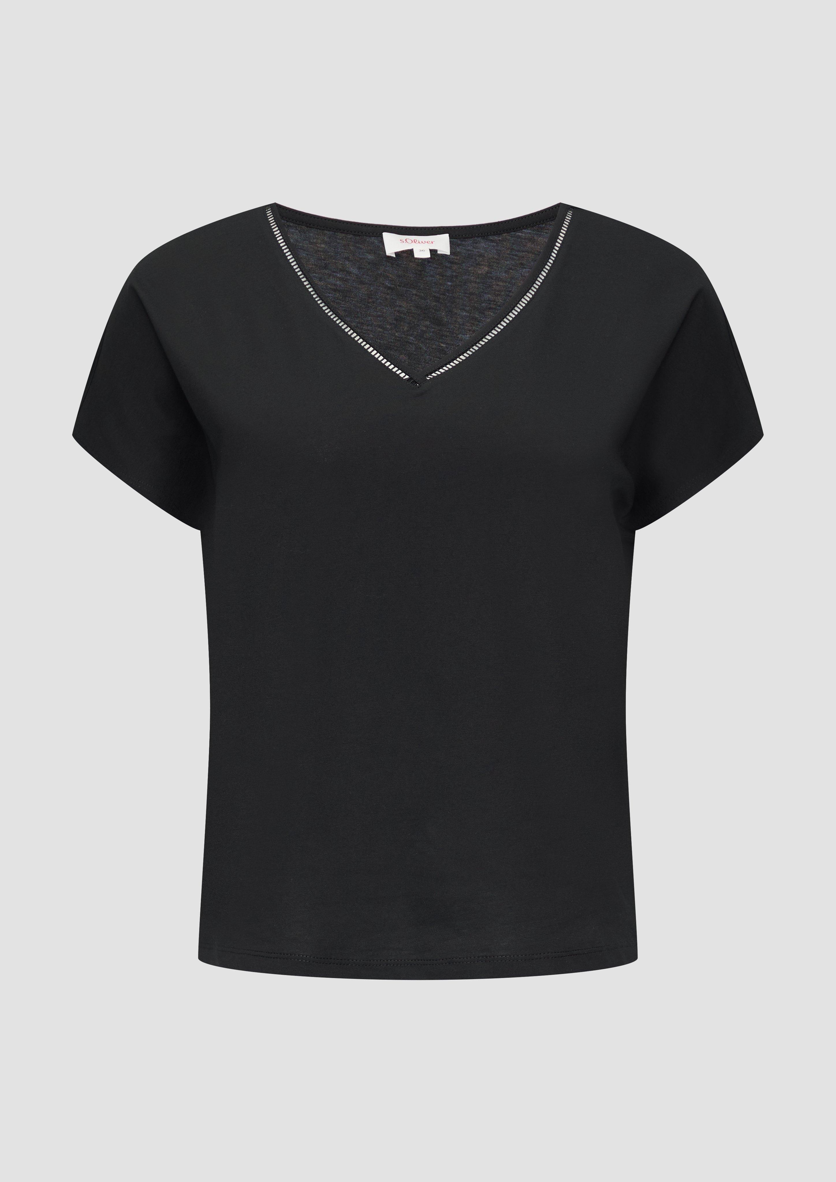 s.Oliver - T-Shirt im Relaxed Fit mit Stickerei am V-Ausschnitt, Damen, schwarz
