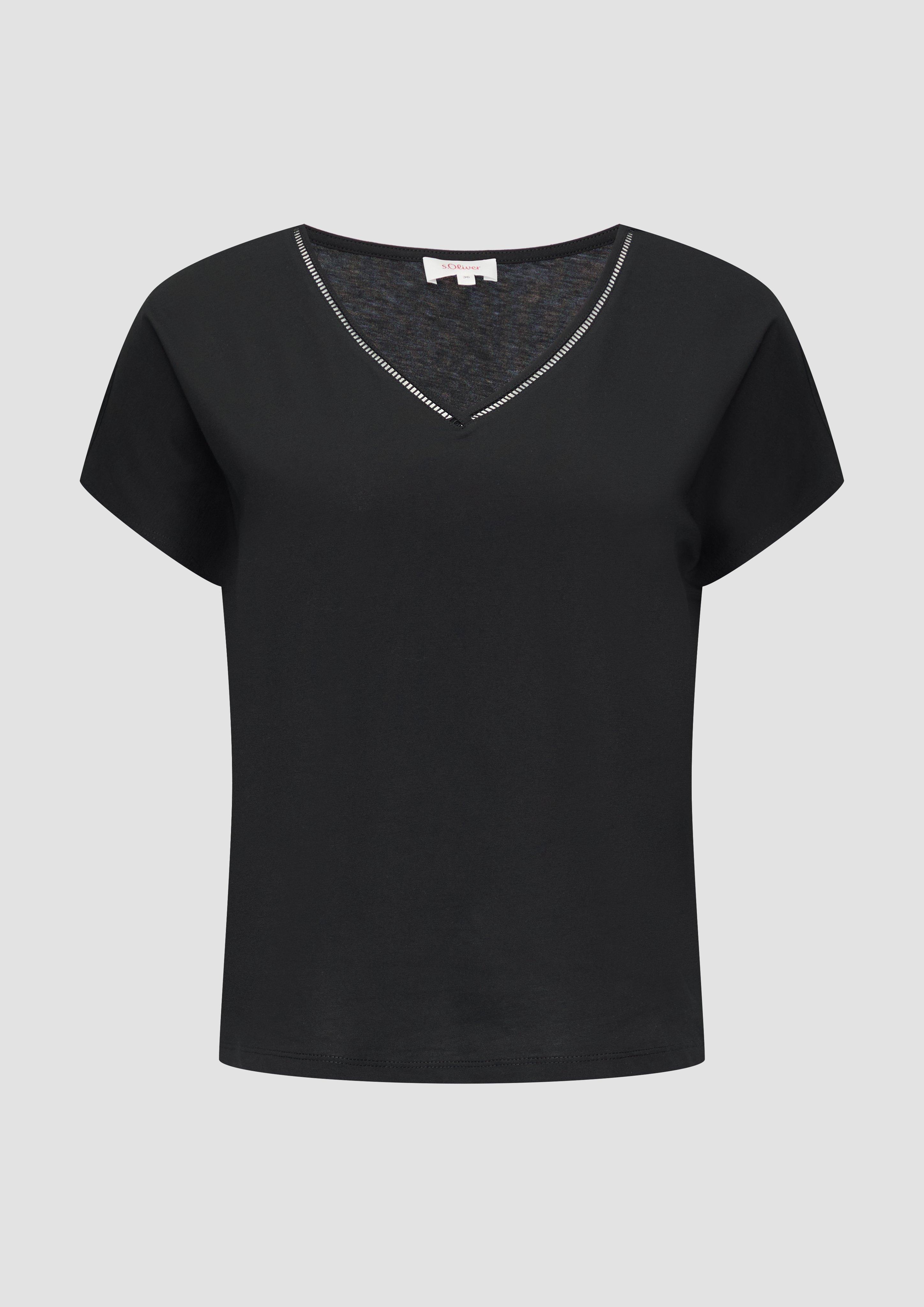 s.Oliver - T-Shirt im Relaxed Fit mit Stickerei am V-Ausschnitt, Damen, schwarz