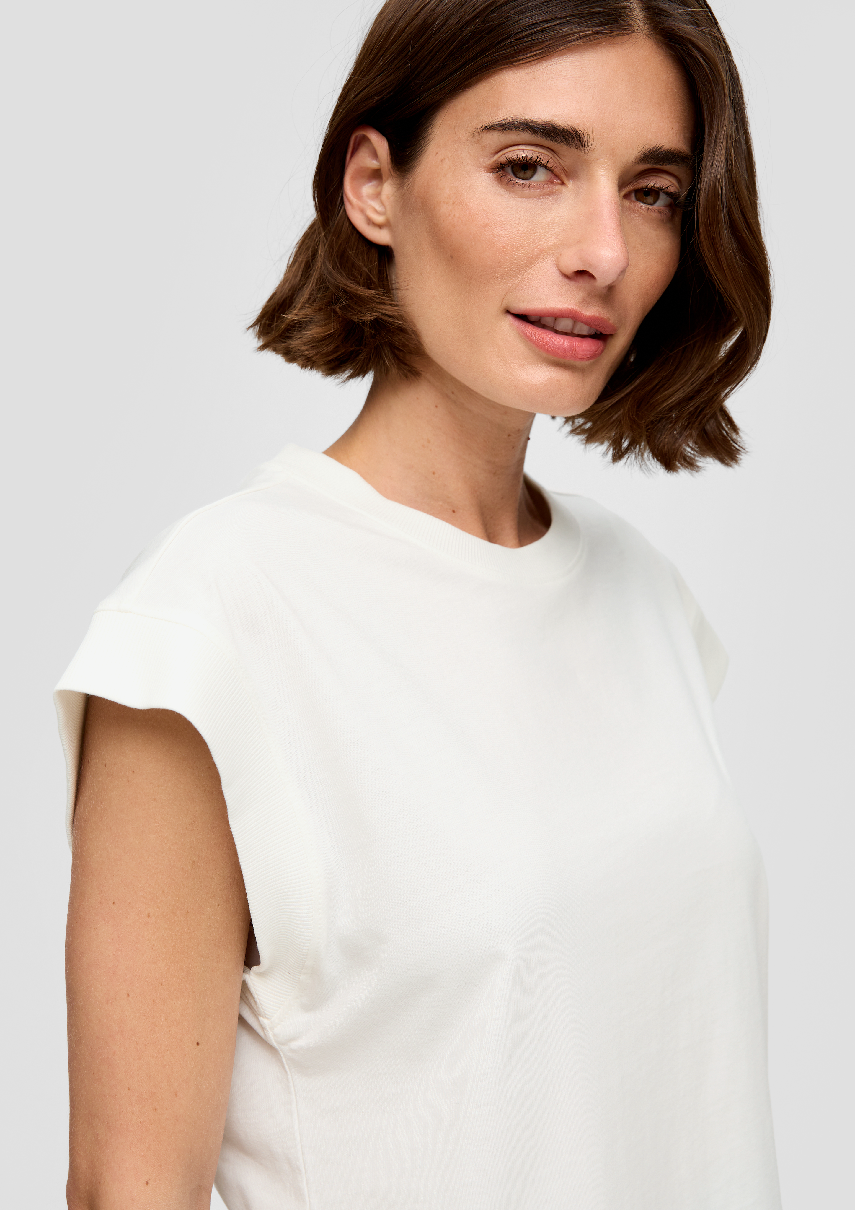 T-shirt in 0210, 6575, 4397, 5959 & 9999