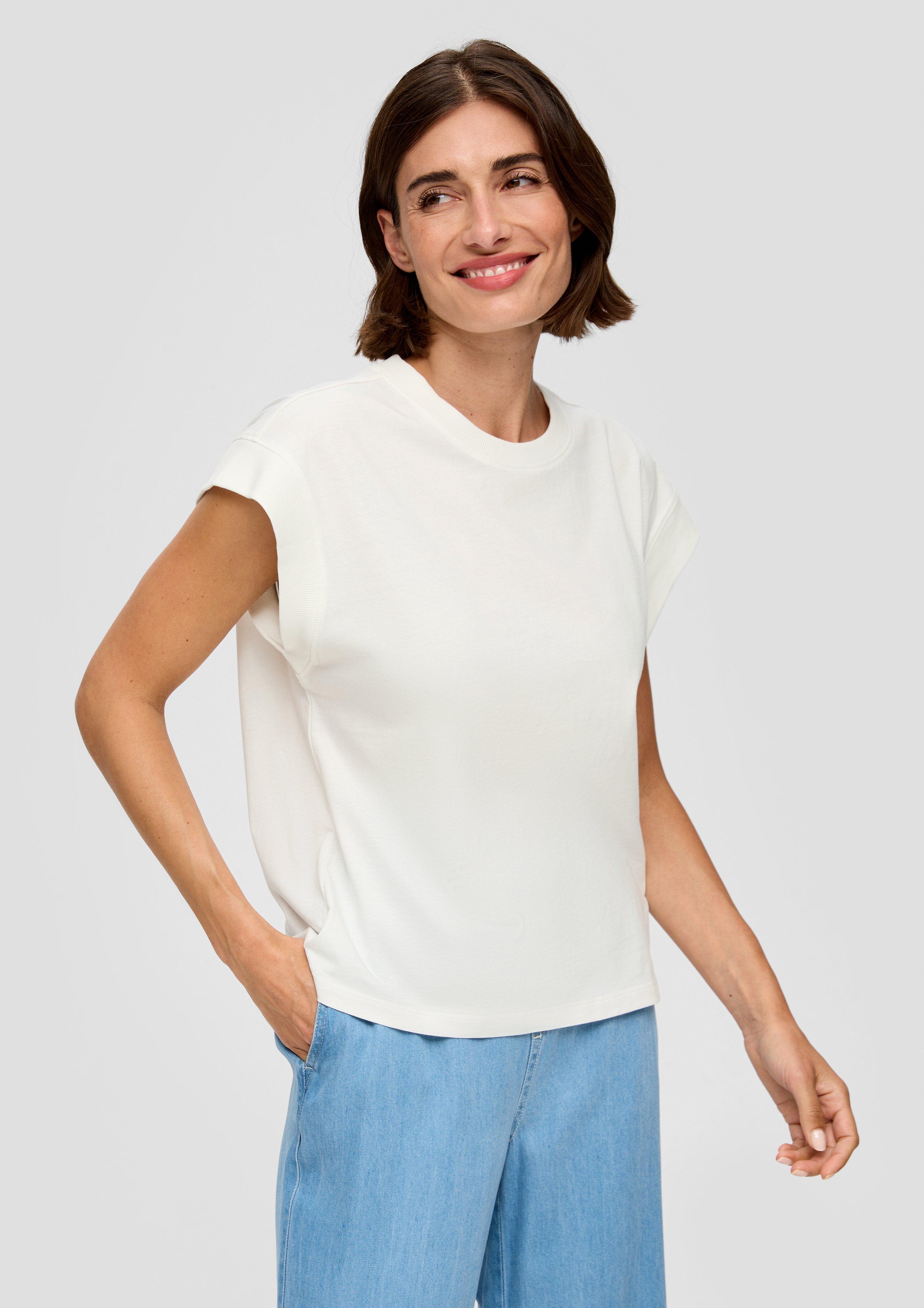 T-shirt in 0210, 6575, 4397, 5959 & 9999