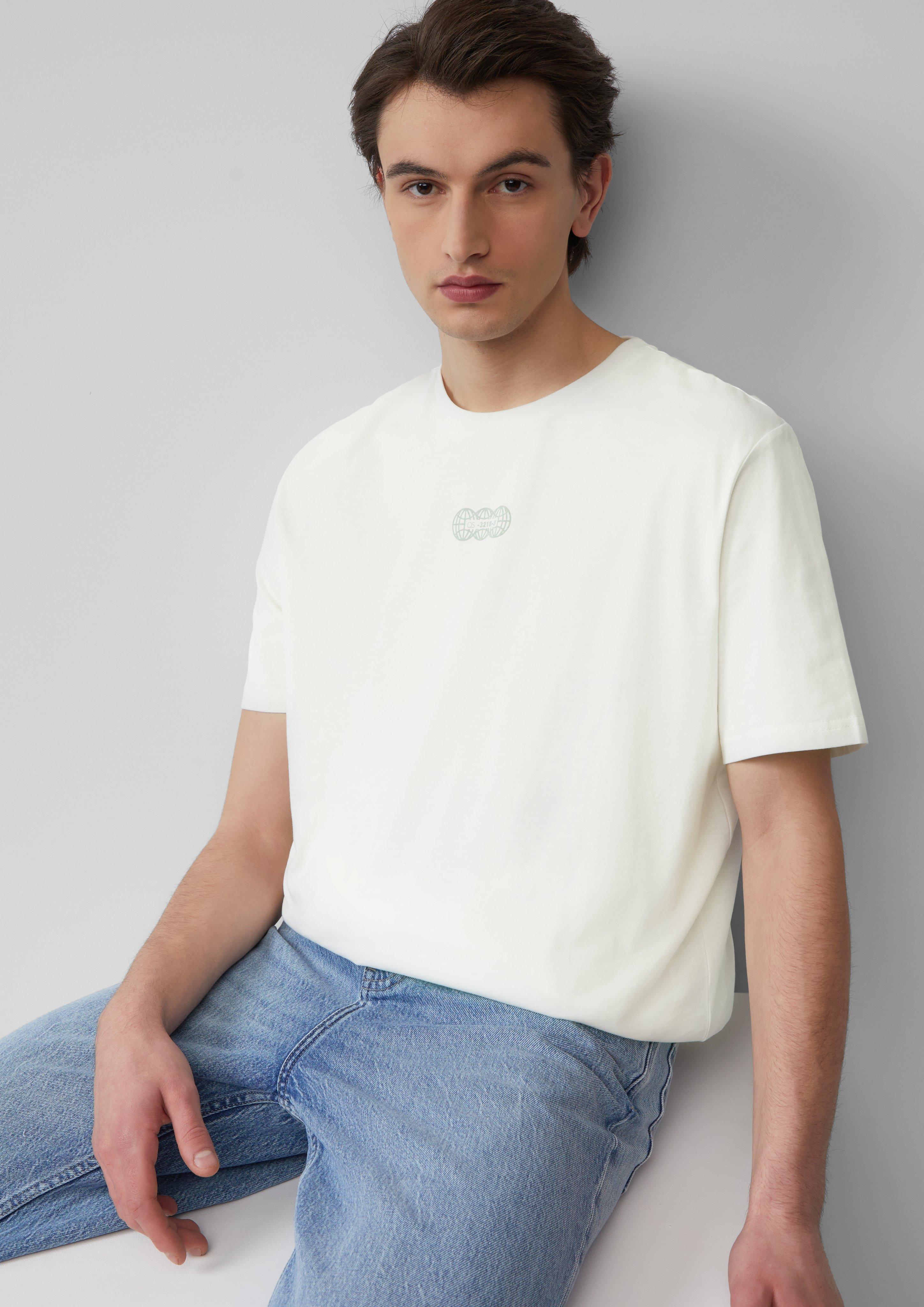 T-Shirt in 0210, 7217 & 7934