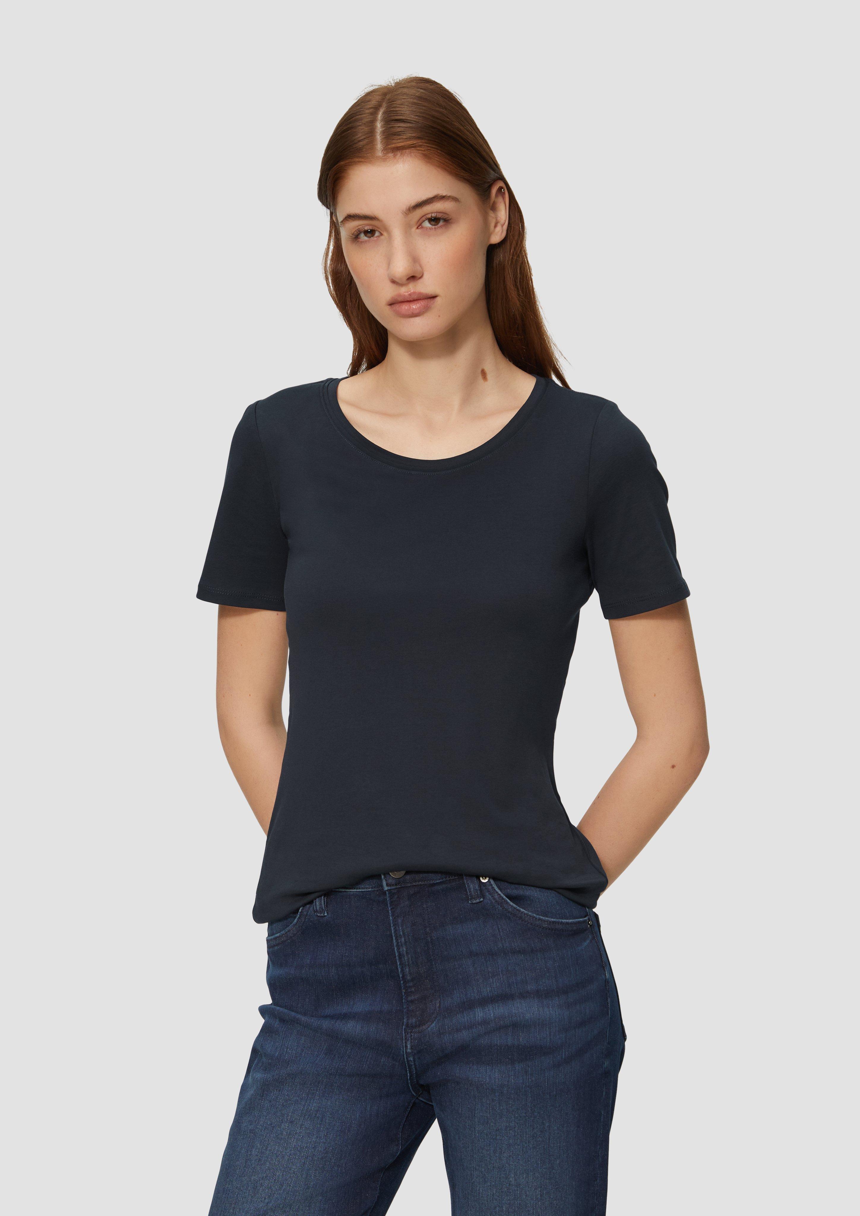 T-Shirt in 5959, 9999 & 0100