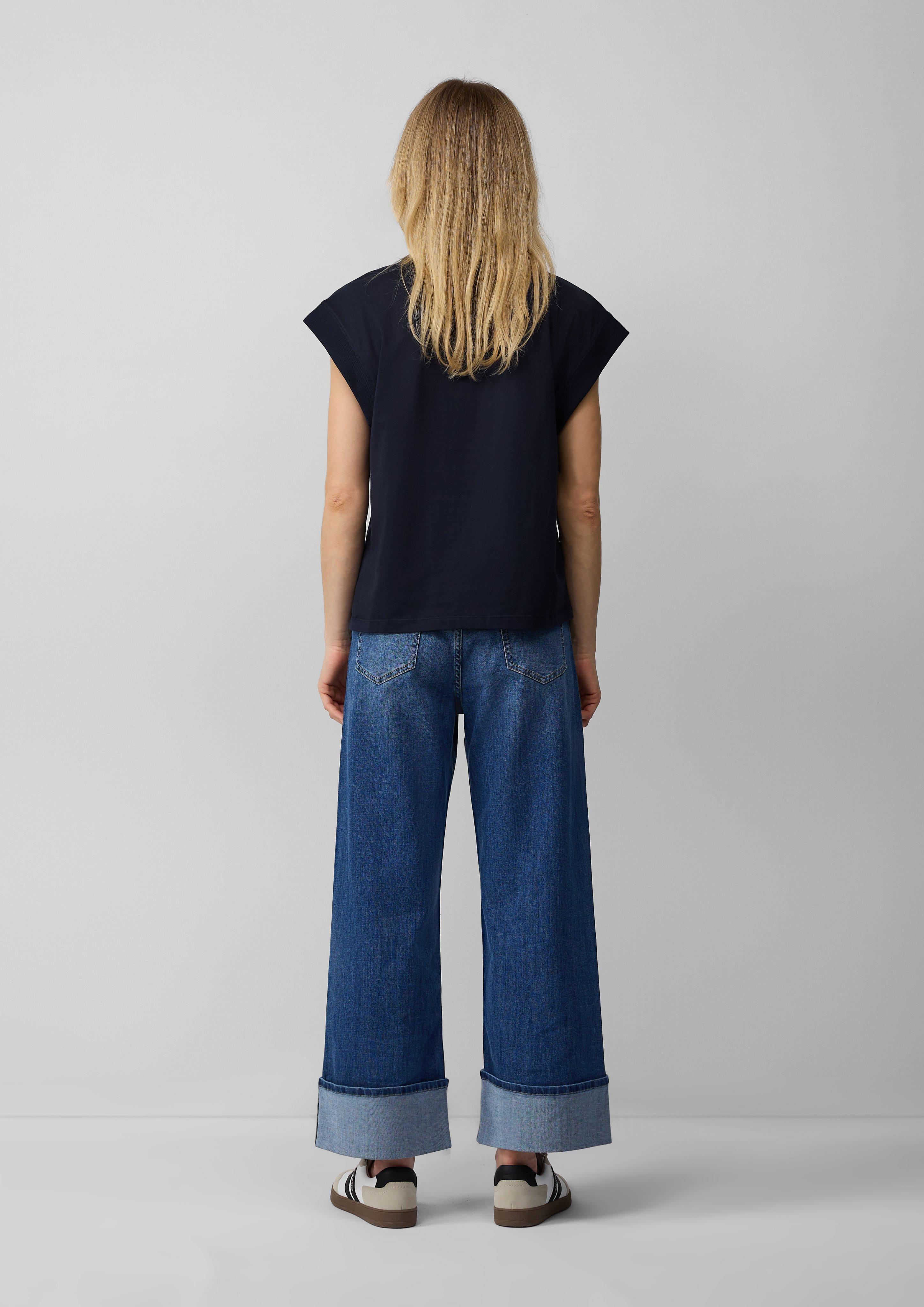 T-shirt in 5959, 7369, 4101, 5513, 3090 & 0100