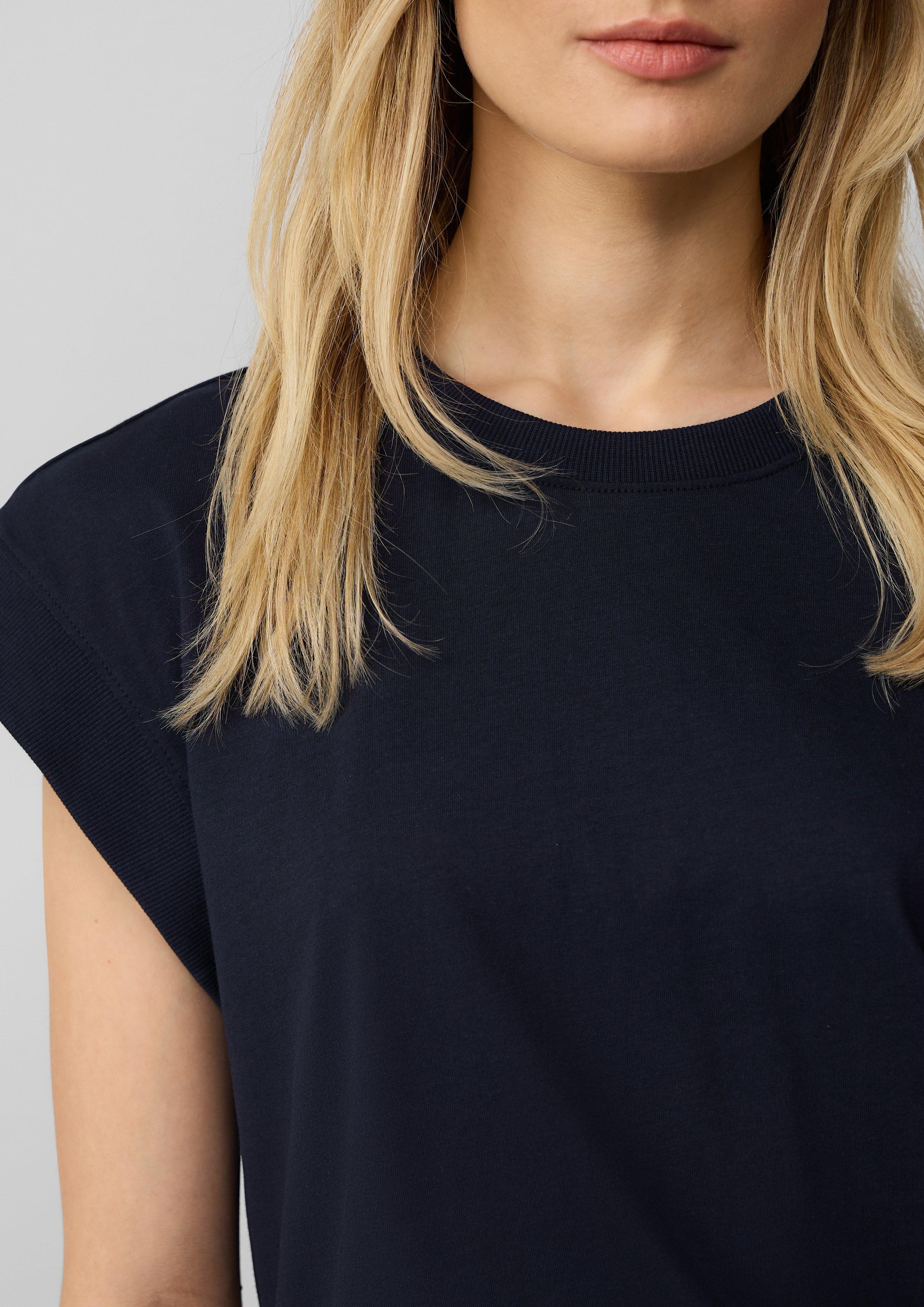 T-shirt in 5959, 7369, 4101, 5513, 3090 & 0100