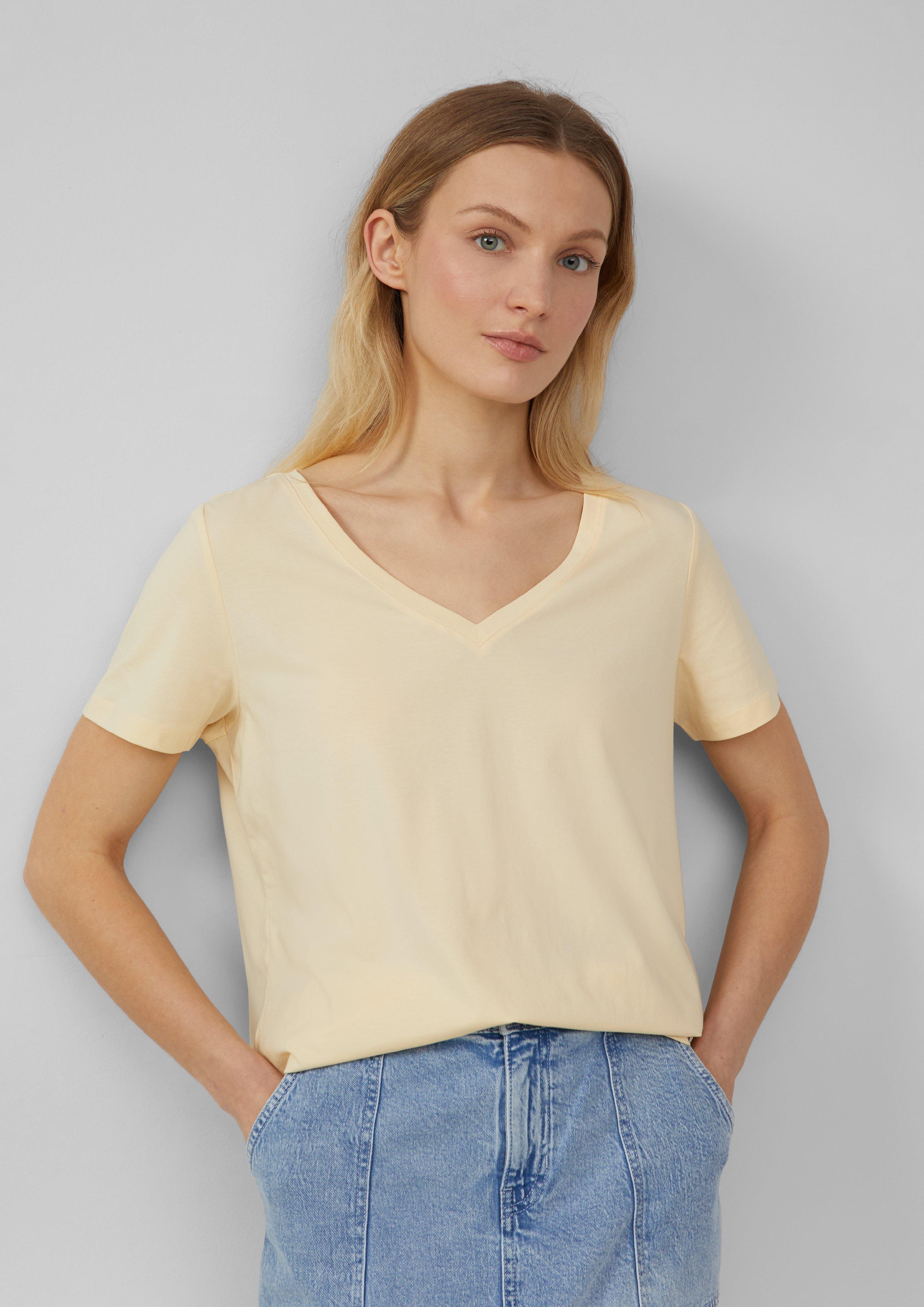 T-shirt in 1122, 4101 & 3090