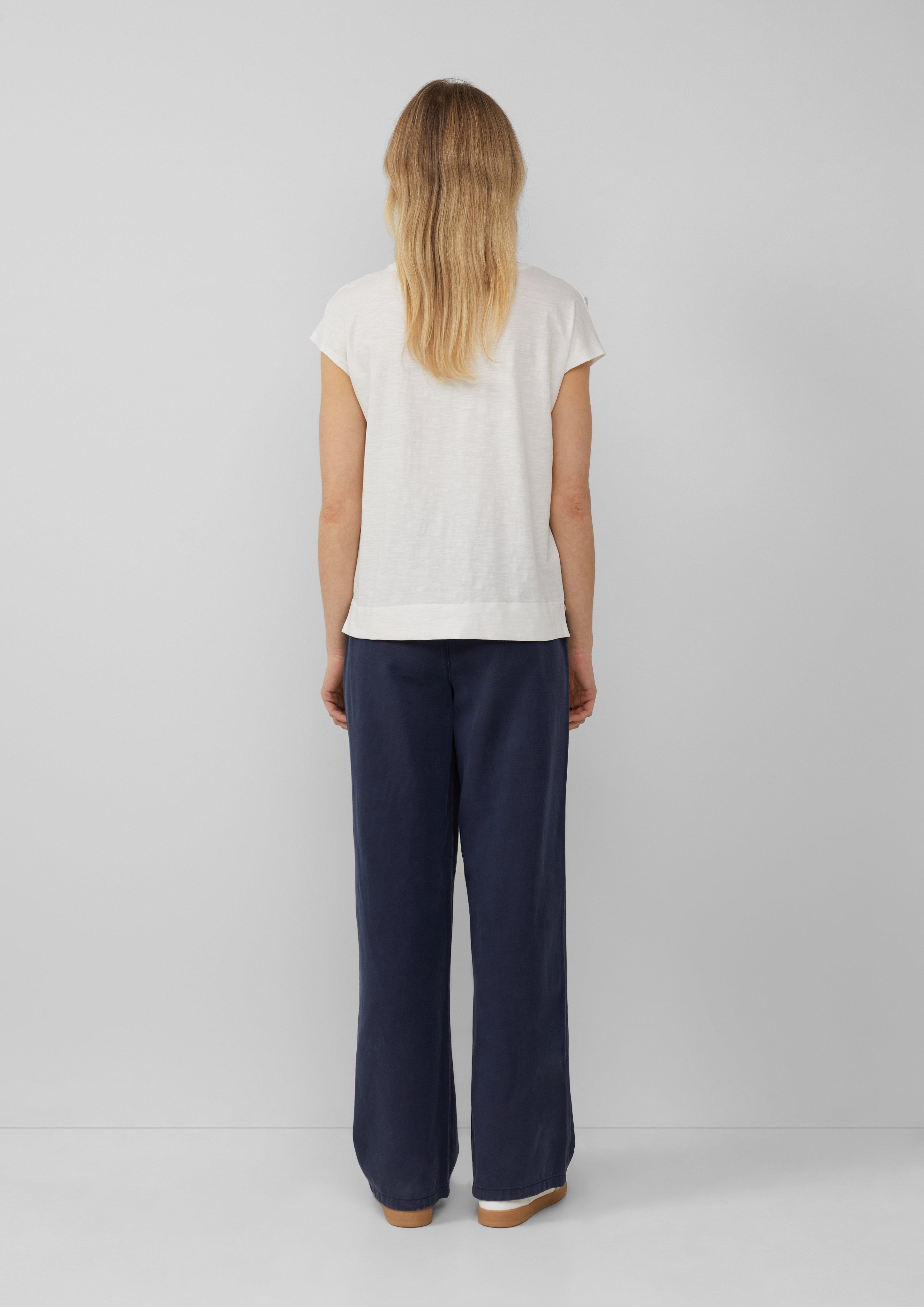 T-Shirt in 02D0, 41D1, 50D1 & 30D0