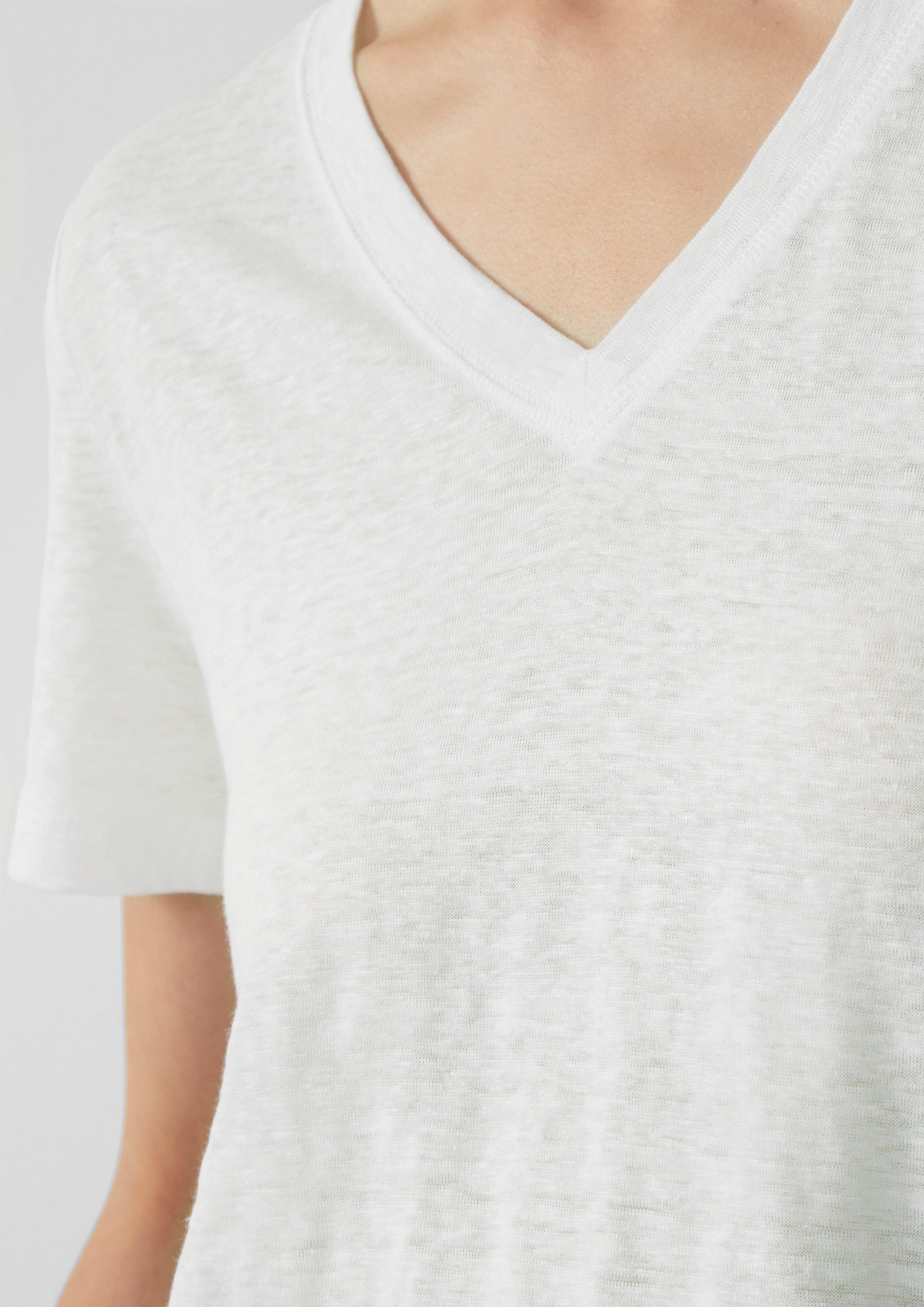 T-Shirt in 0100, 3090, 8363, 9999 & 4101