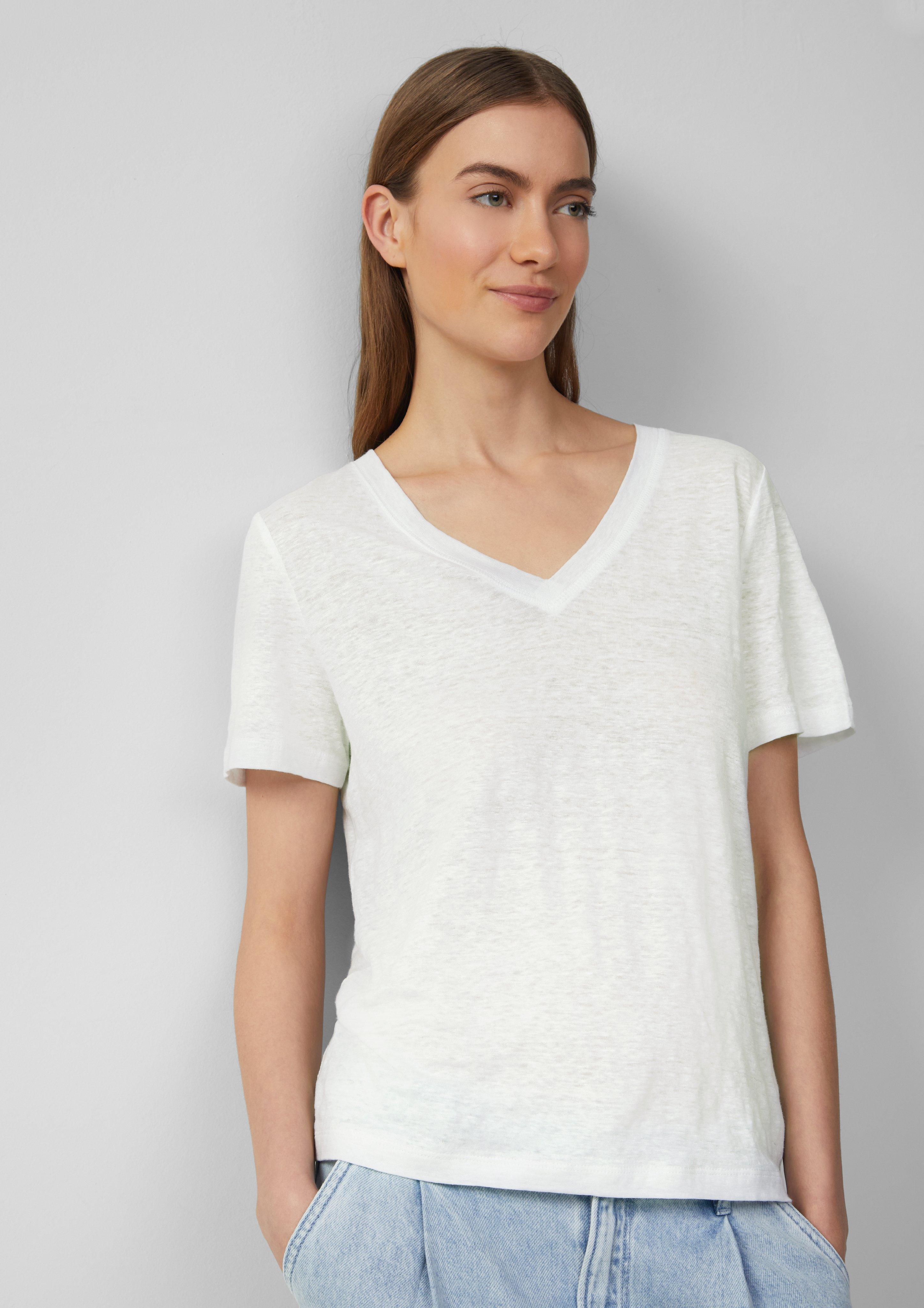 T-Shirt in 0100, 3090, 8363, 9999 & 4101