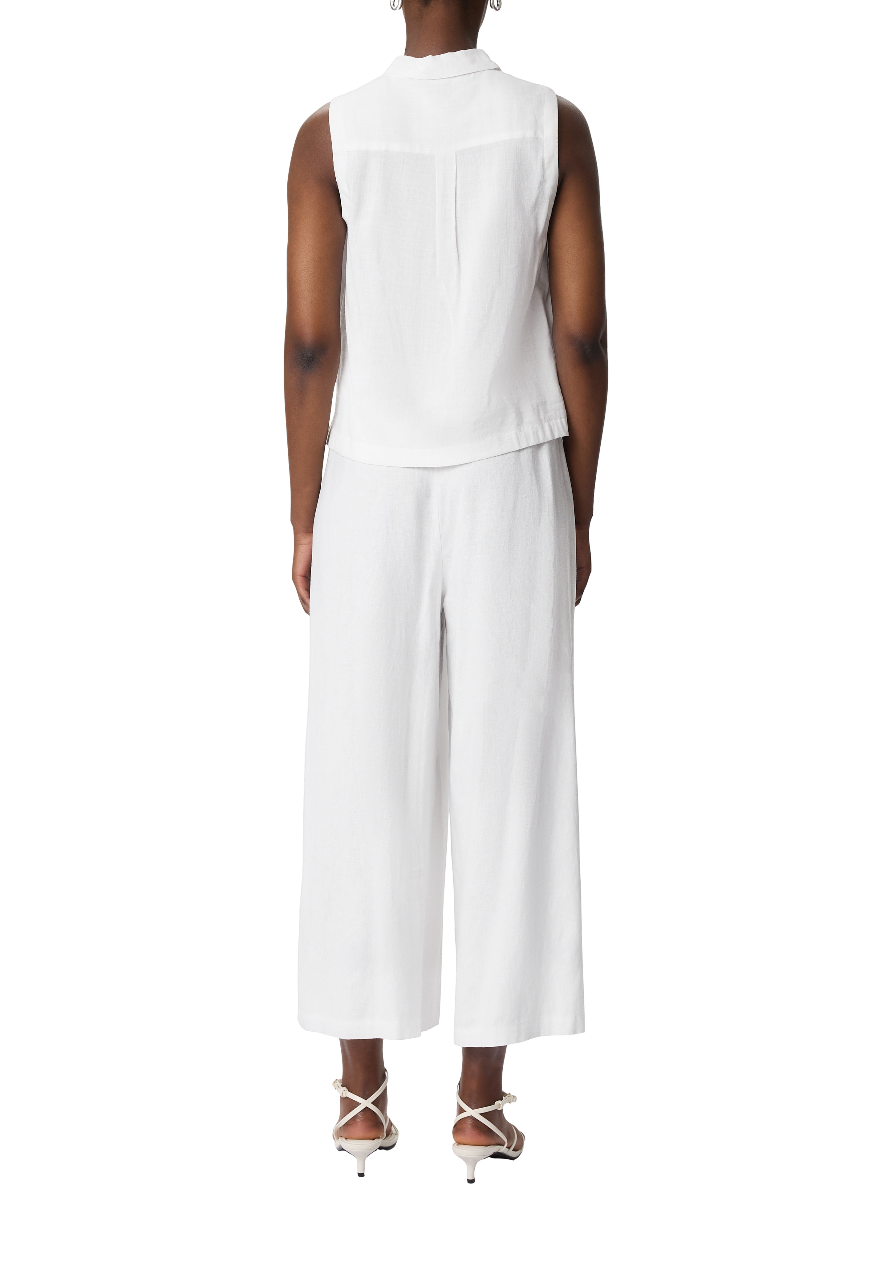 ★LECYTO★ Diploma SleevelessWhite Sleeveless shirt blouse made from a lightweight viscose