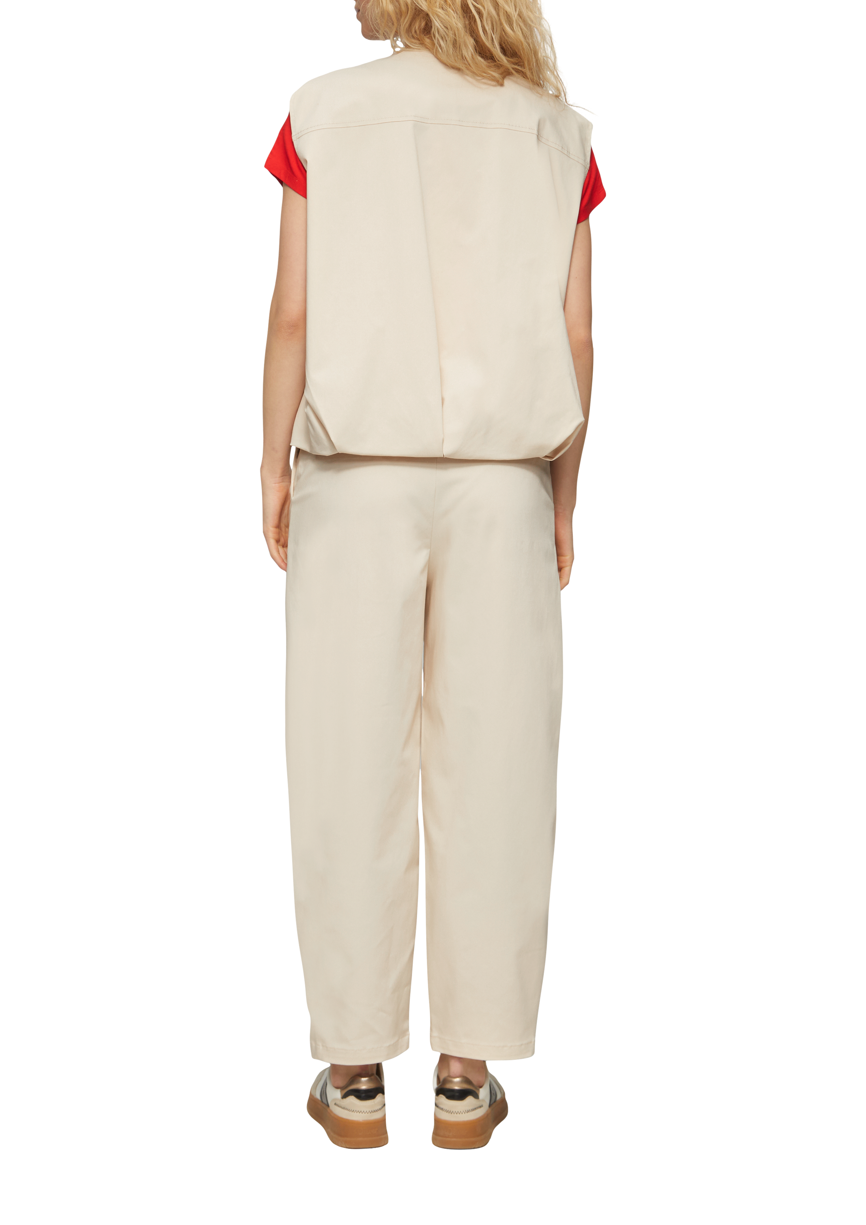 Thumbnail - Indoor-Weste