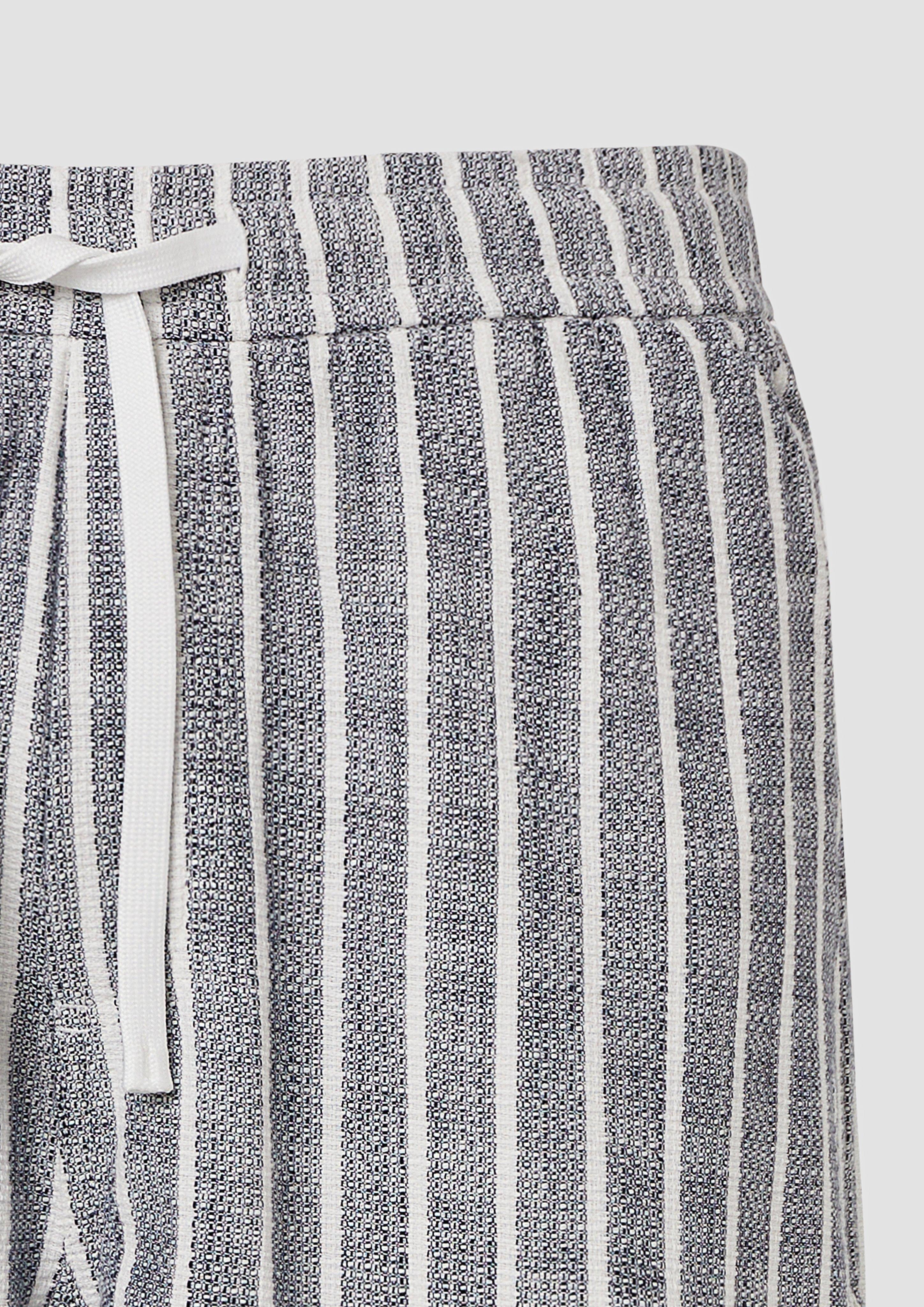 Bermuda in 58G2, 5852, 84G5 & 8483