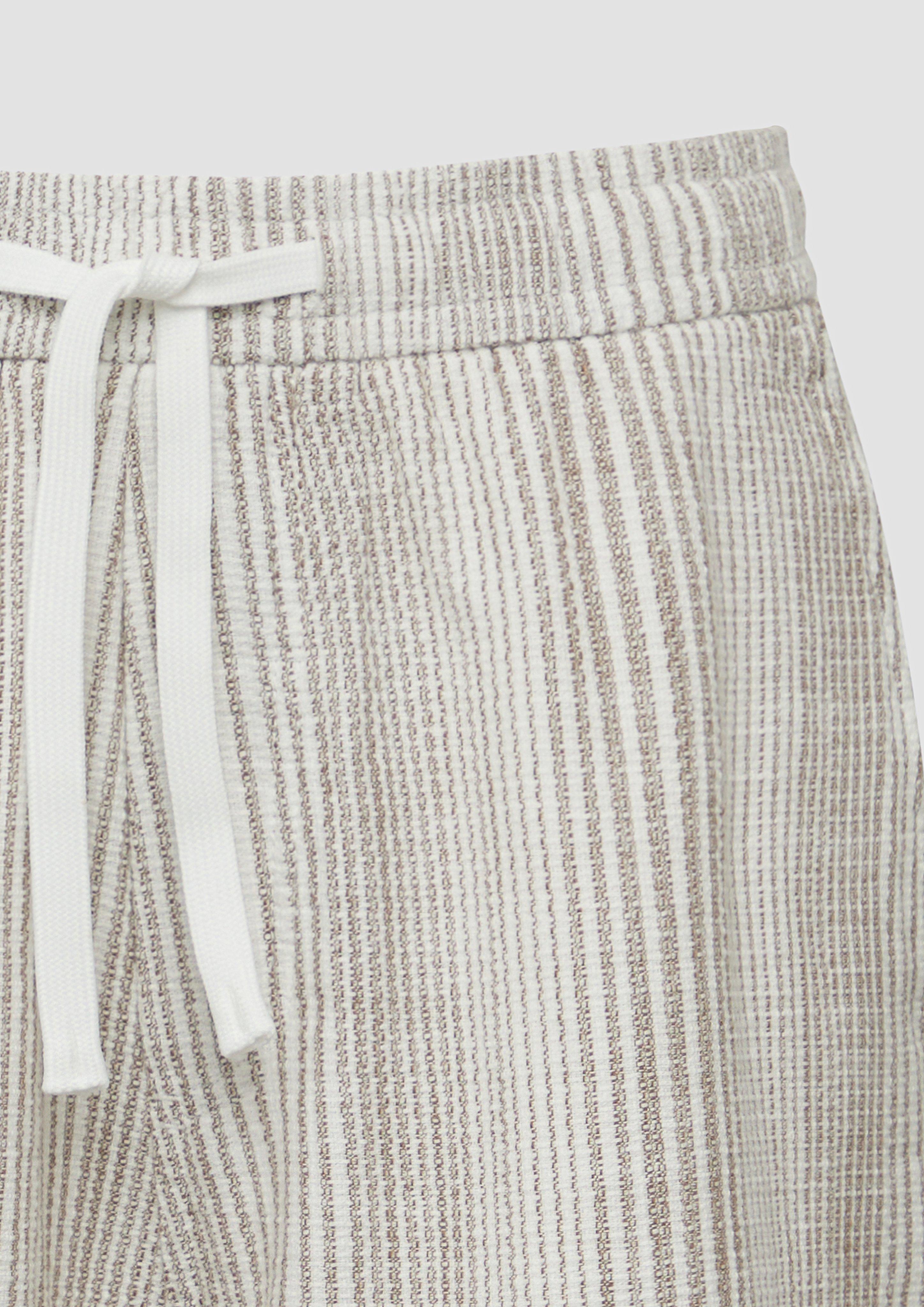 Bermuda in 84G5, 5852, 8483 & 58G2