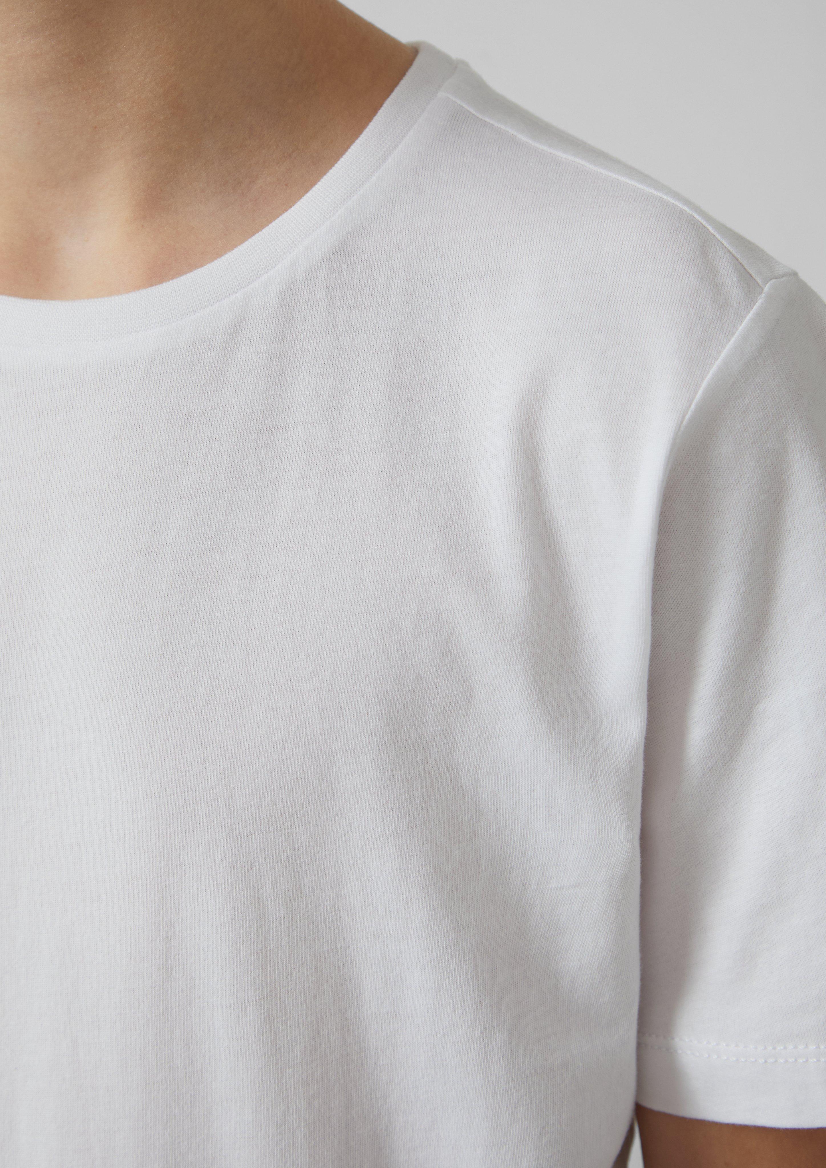 T-shirt in 0100, 7220, 5312 & 3847