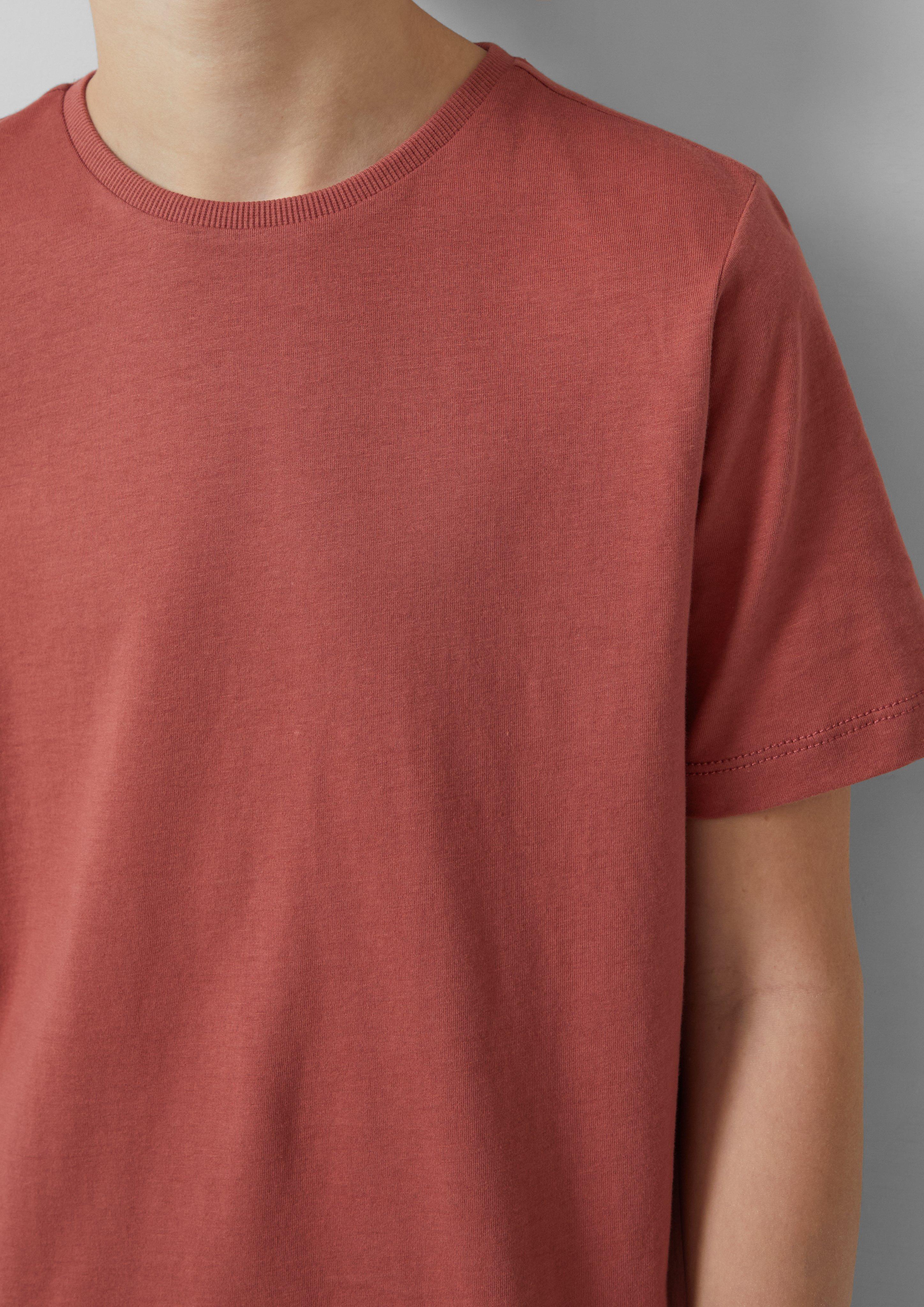 T-shirt in 3847, 0100, 5312 & 7220