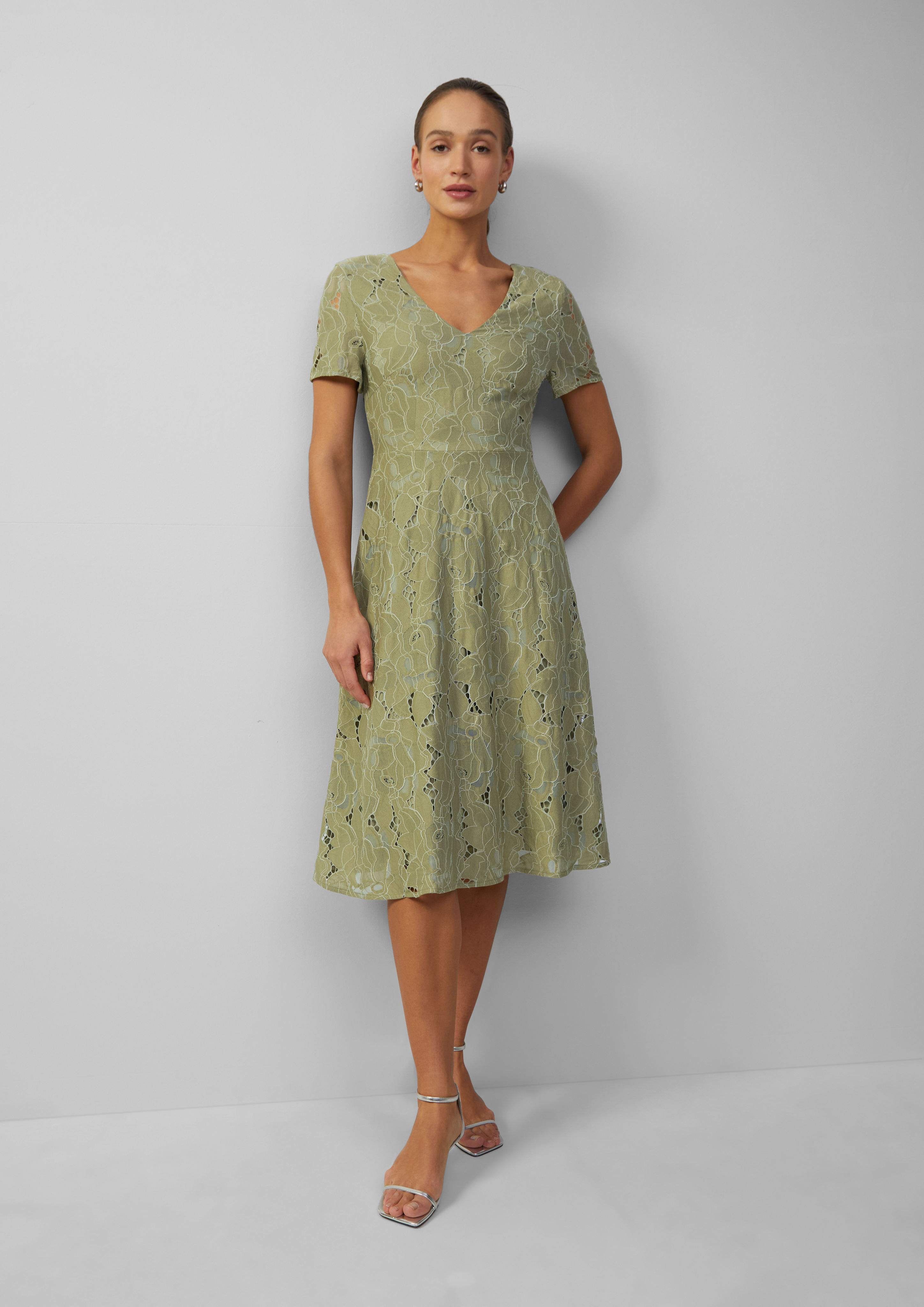 Kleid in 7721 & 0200