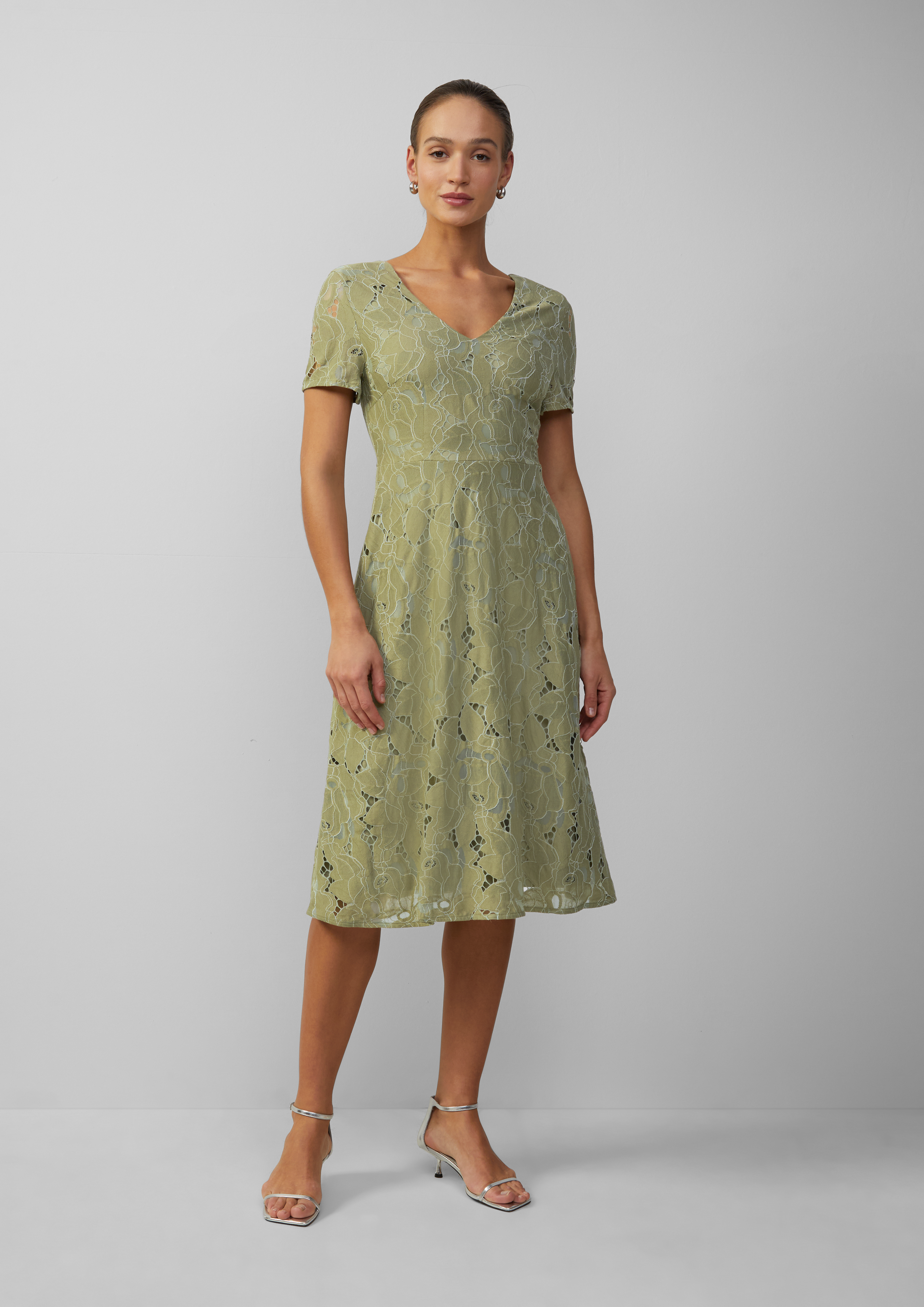 Kleid in 7721 & 0200