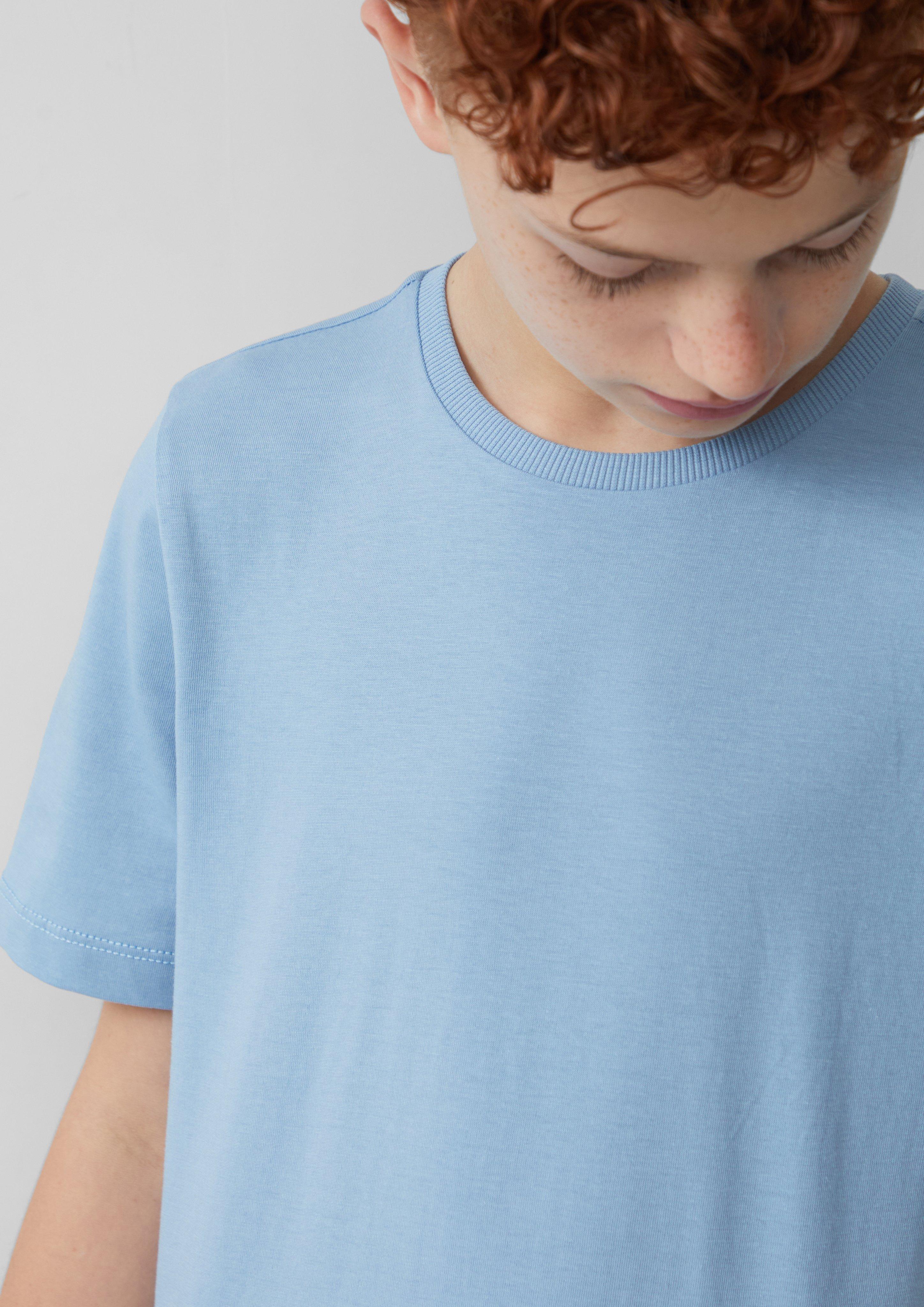 T-Shirt in 5312, 1172, 9999 & 0100