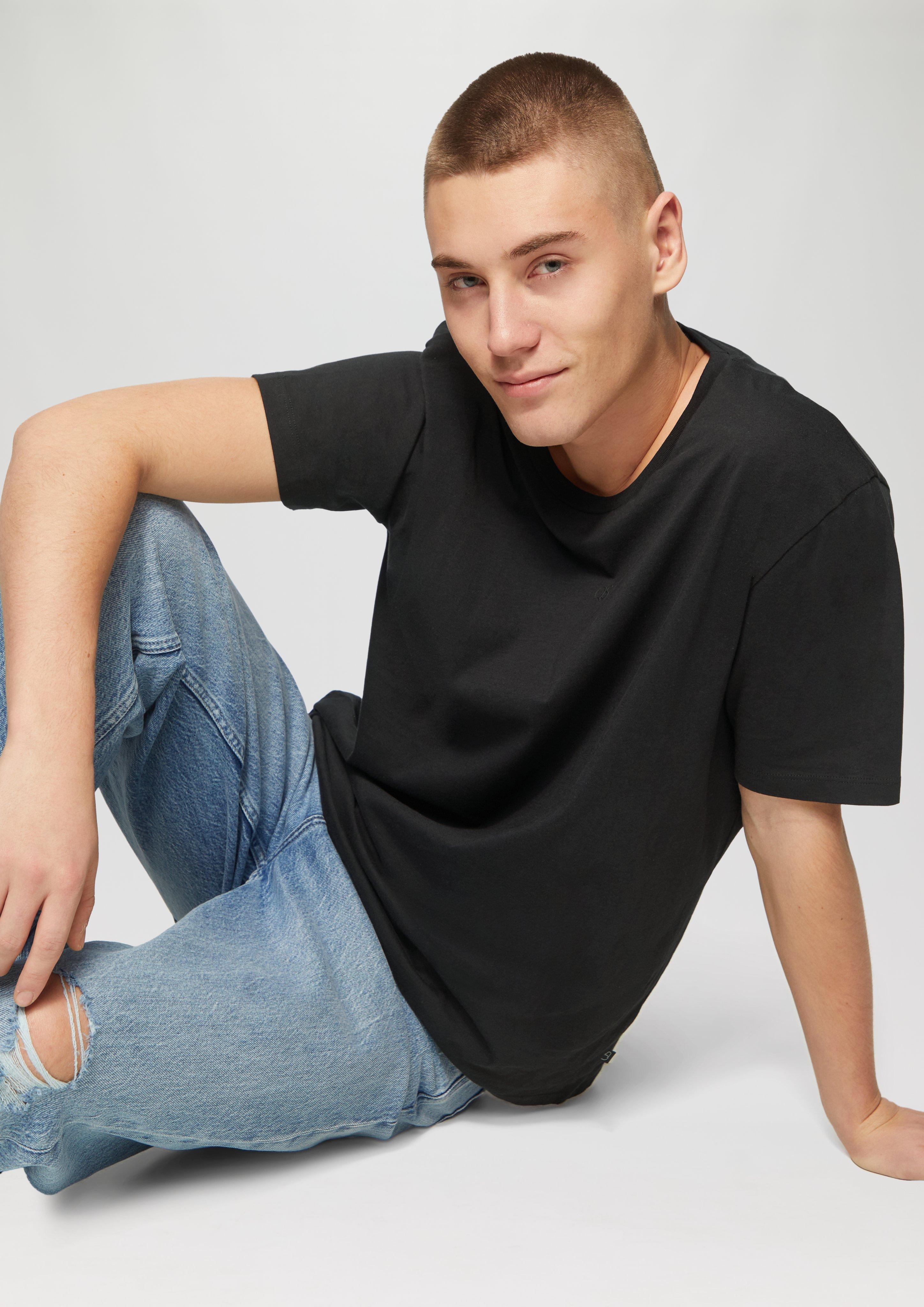 T-shirt in 9999, 0100 & 7238