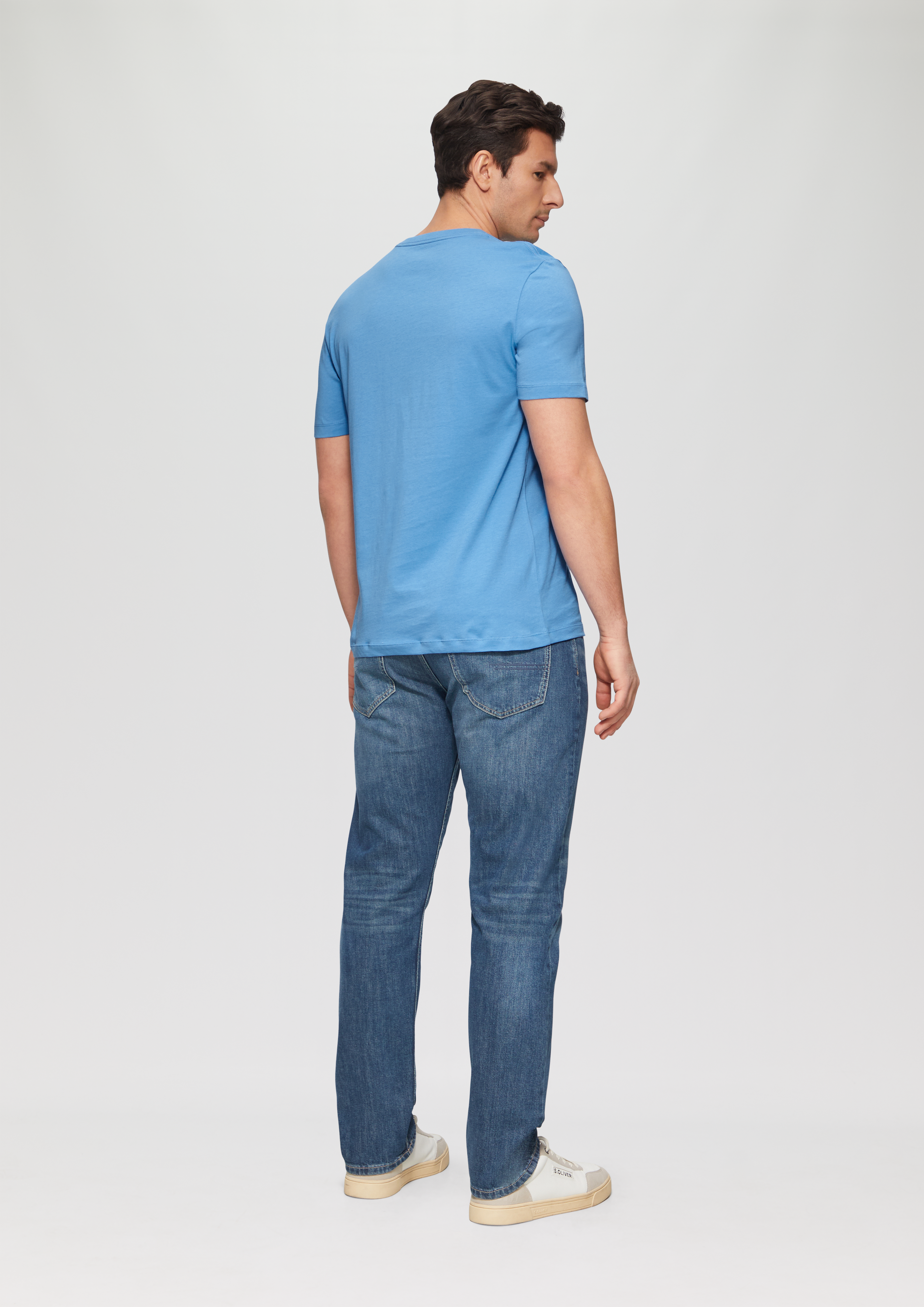 T-shirt in 55D1, 55D2, 58D2, 01D2, 42D2, 84D1 & 42D1