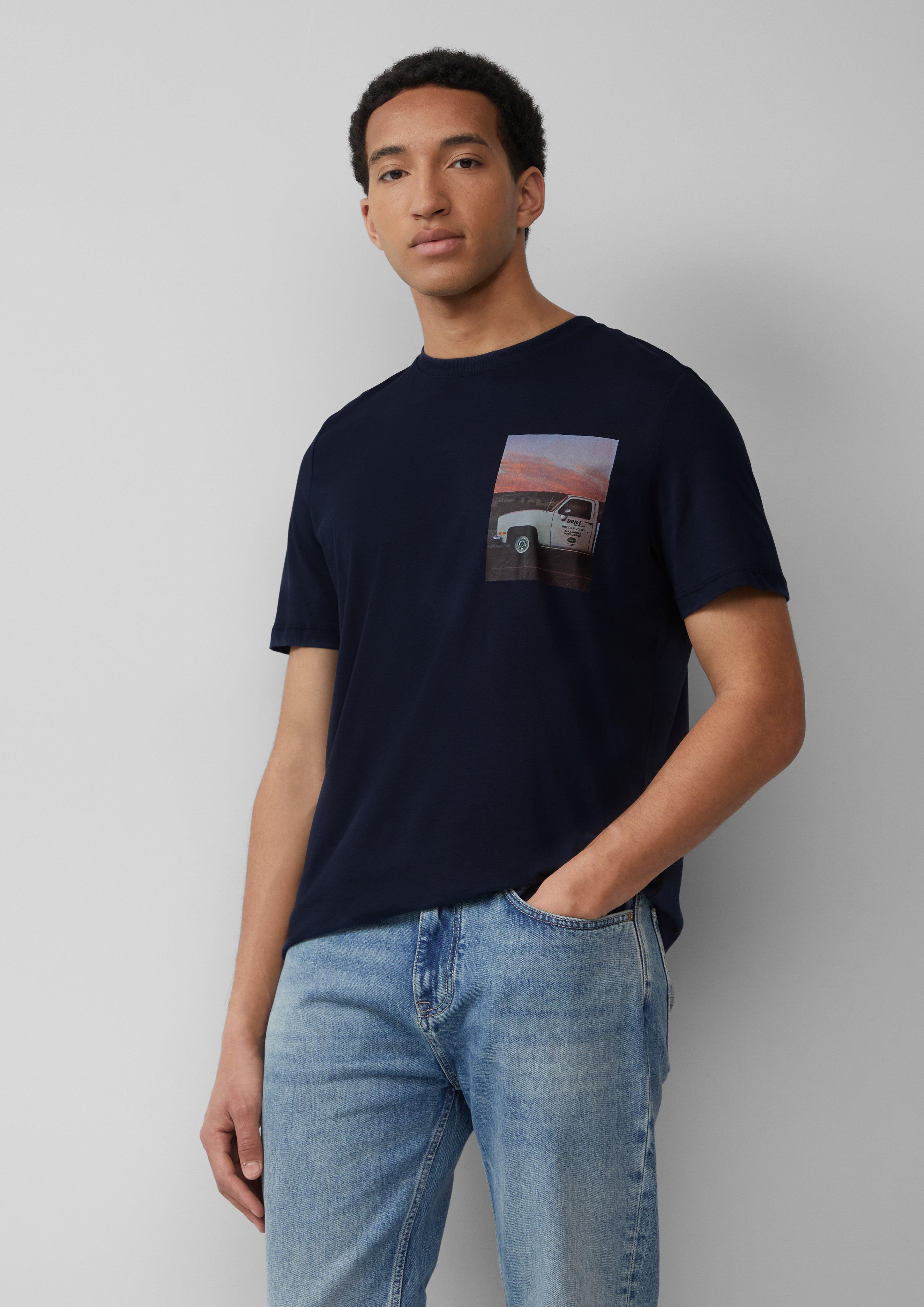 T-shirt in 58D2, 58D1, 01D1, 55D1, 01D2 & 84D1