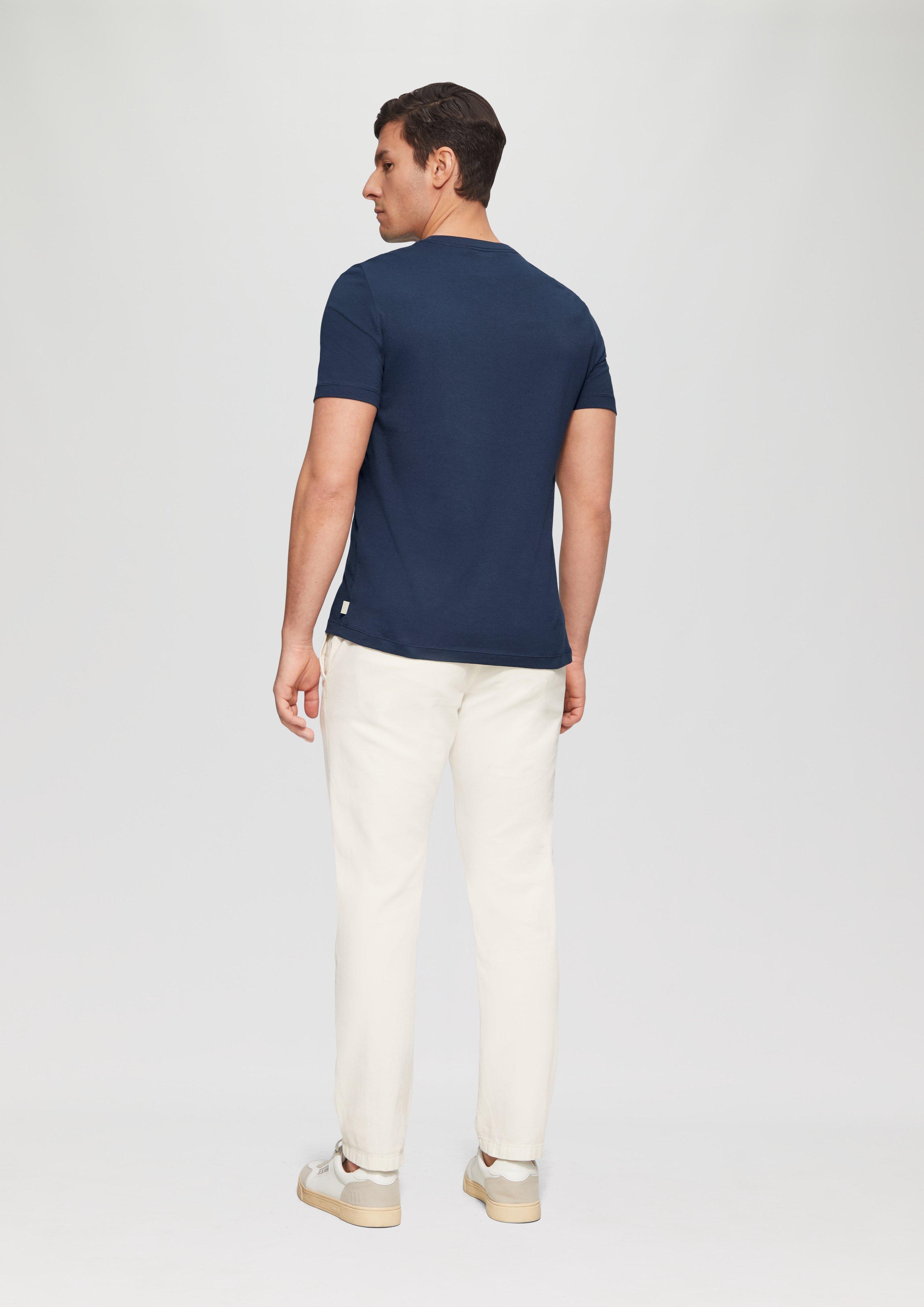 T-shirt in 58D1, 01D2, 01D3 & 94D4