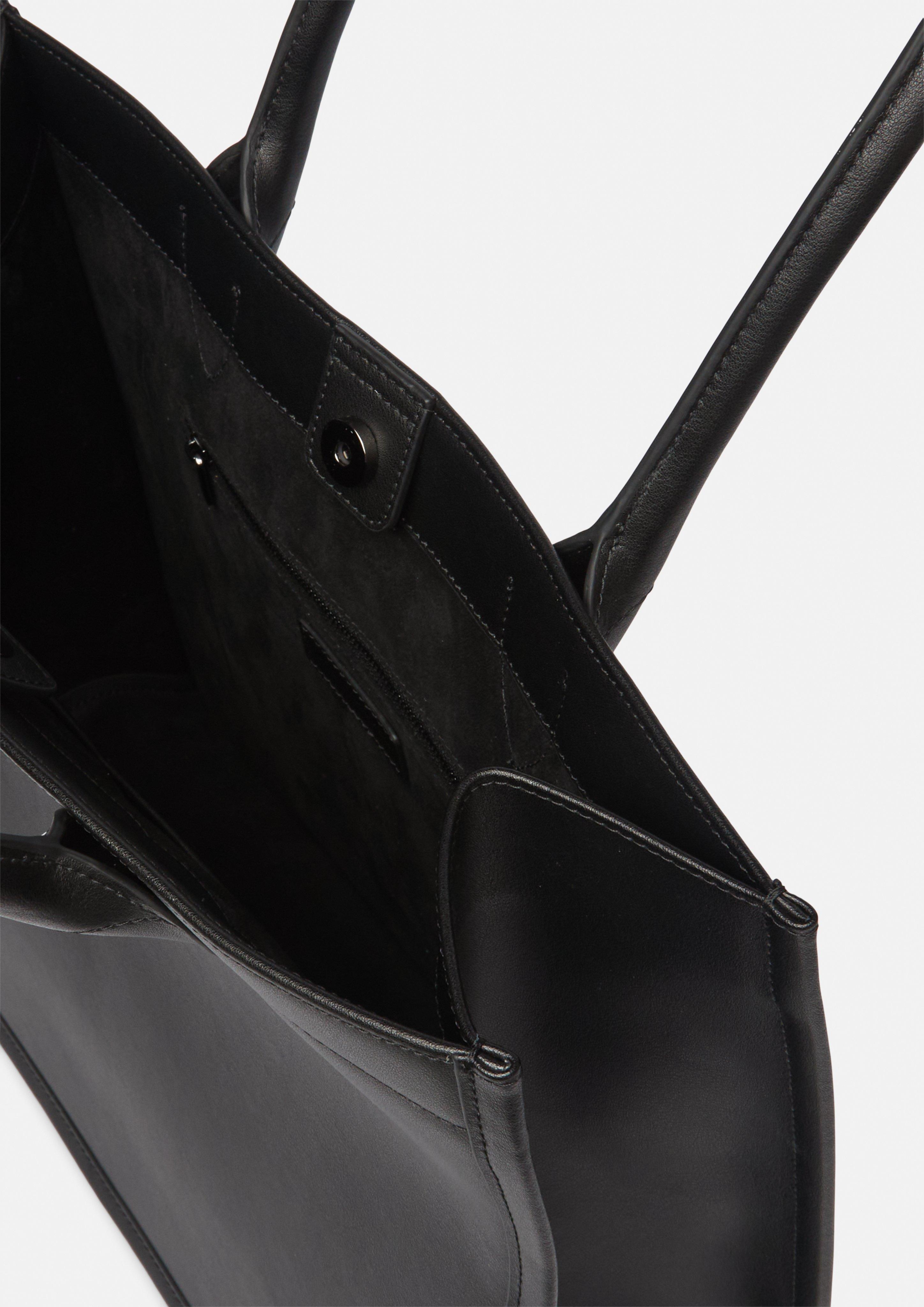 Shopper in 9999 & 8007