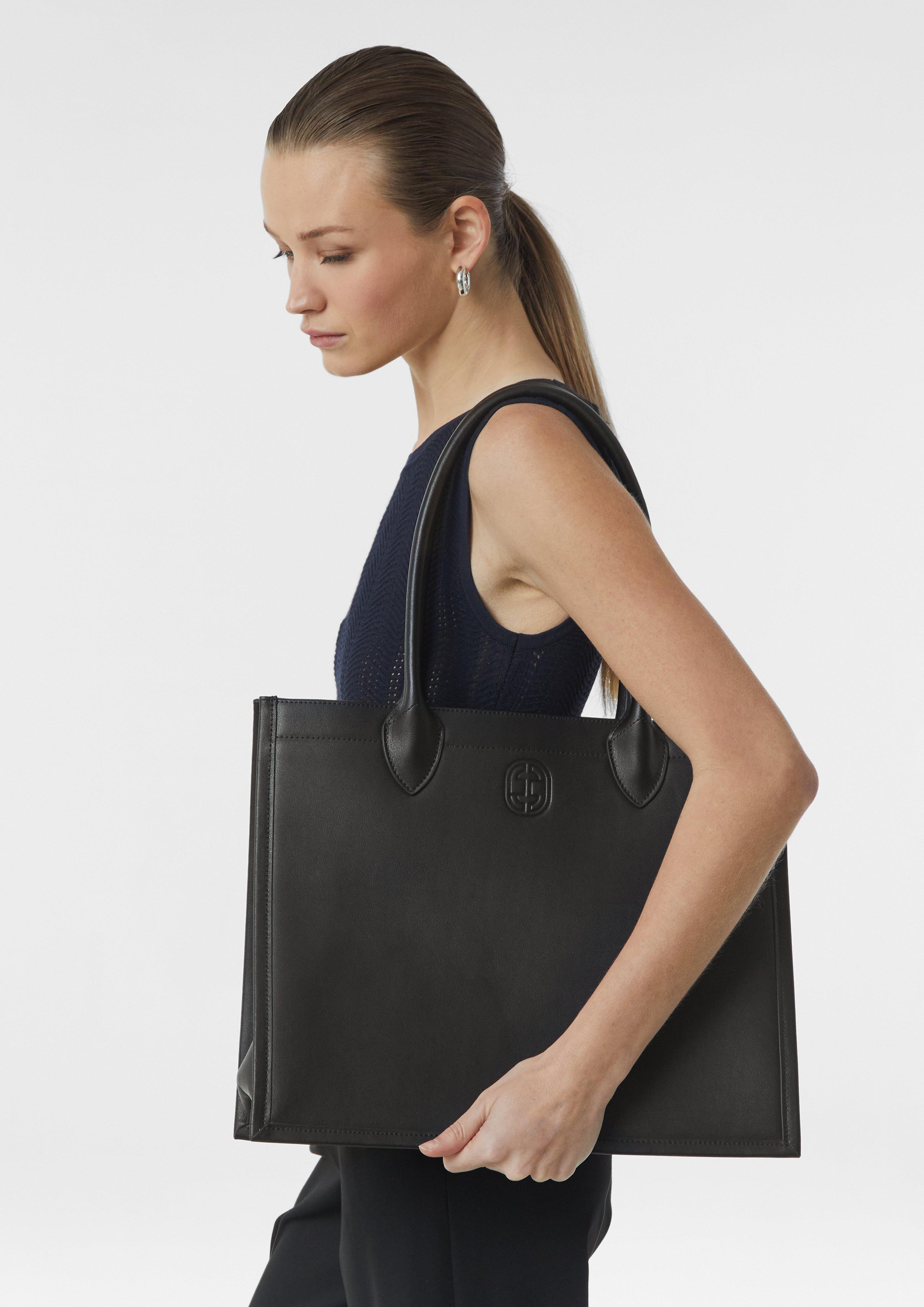 Shopper in 9999 & 8007