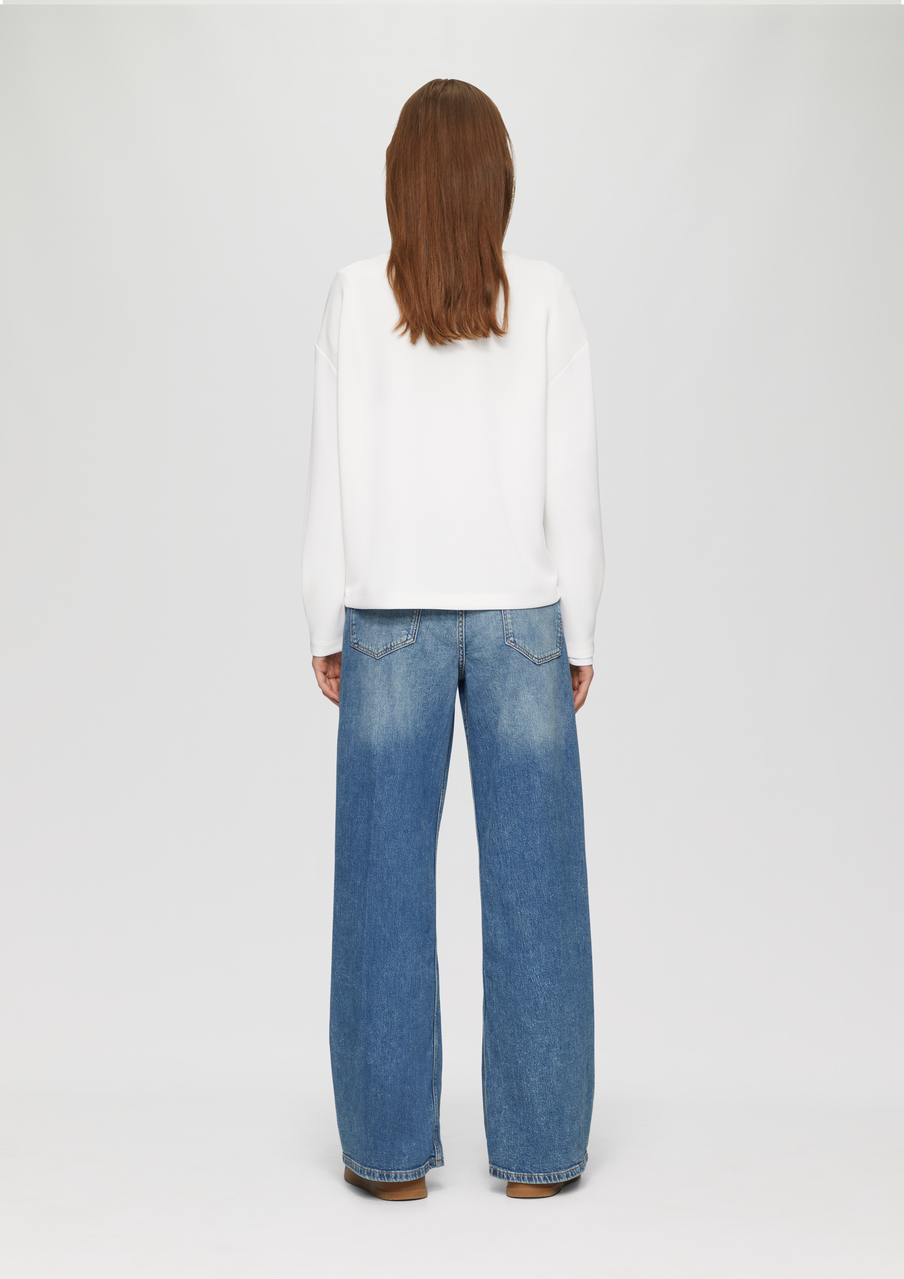 Sweatshirt in 0210, 3090 & 5513