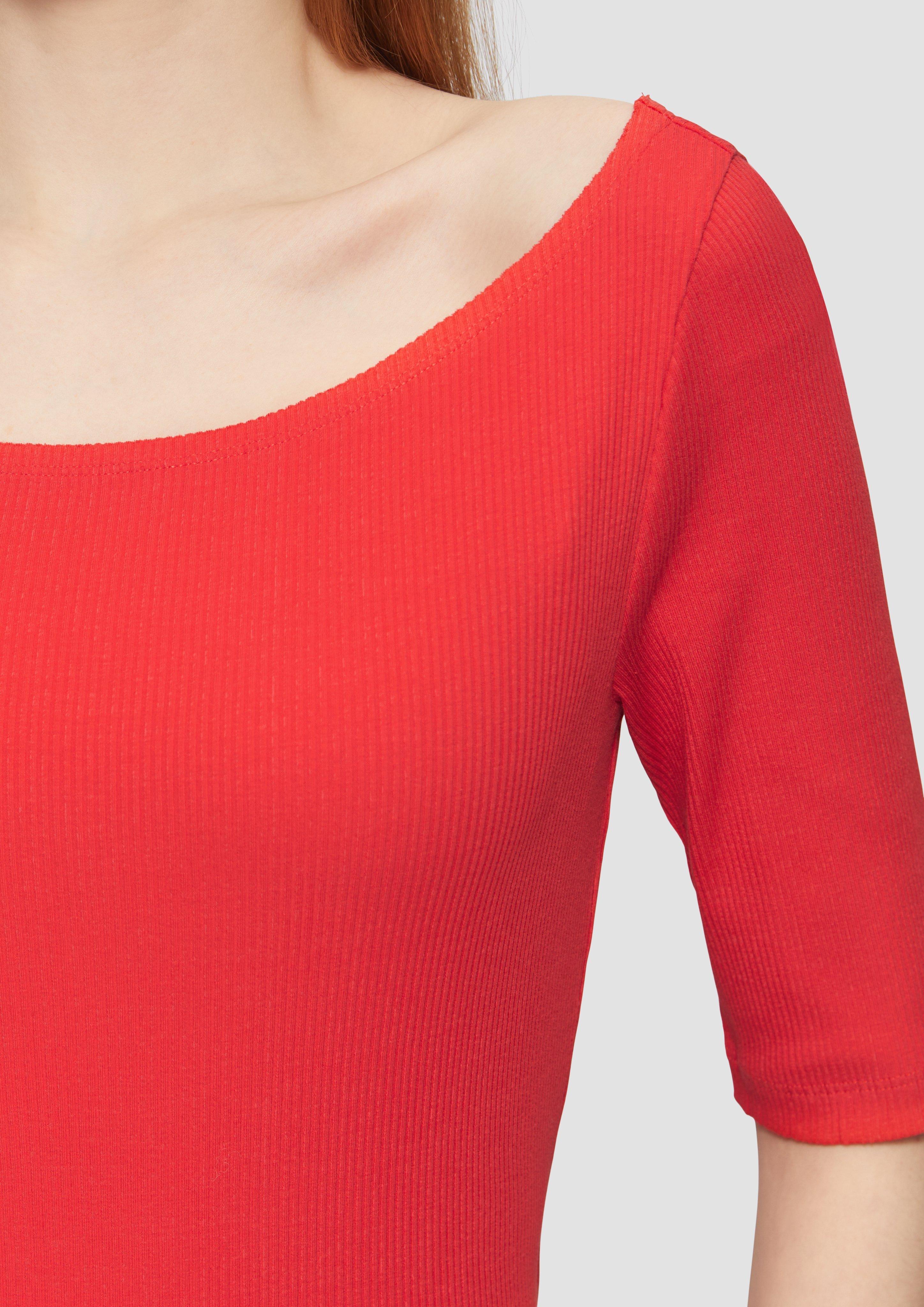 T-Shirt in 3103 & 0100