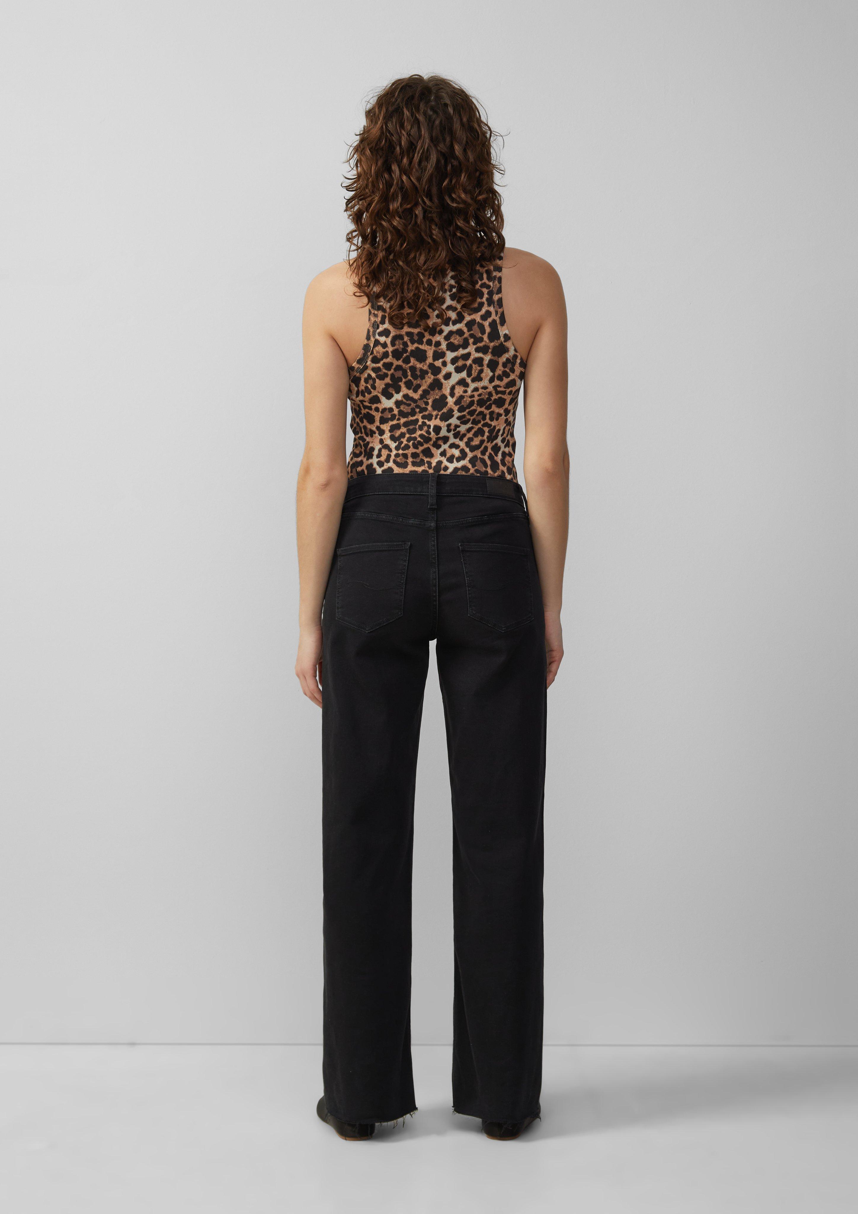 T-Shirt in 99A9, 02A6 & 99A3