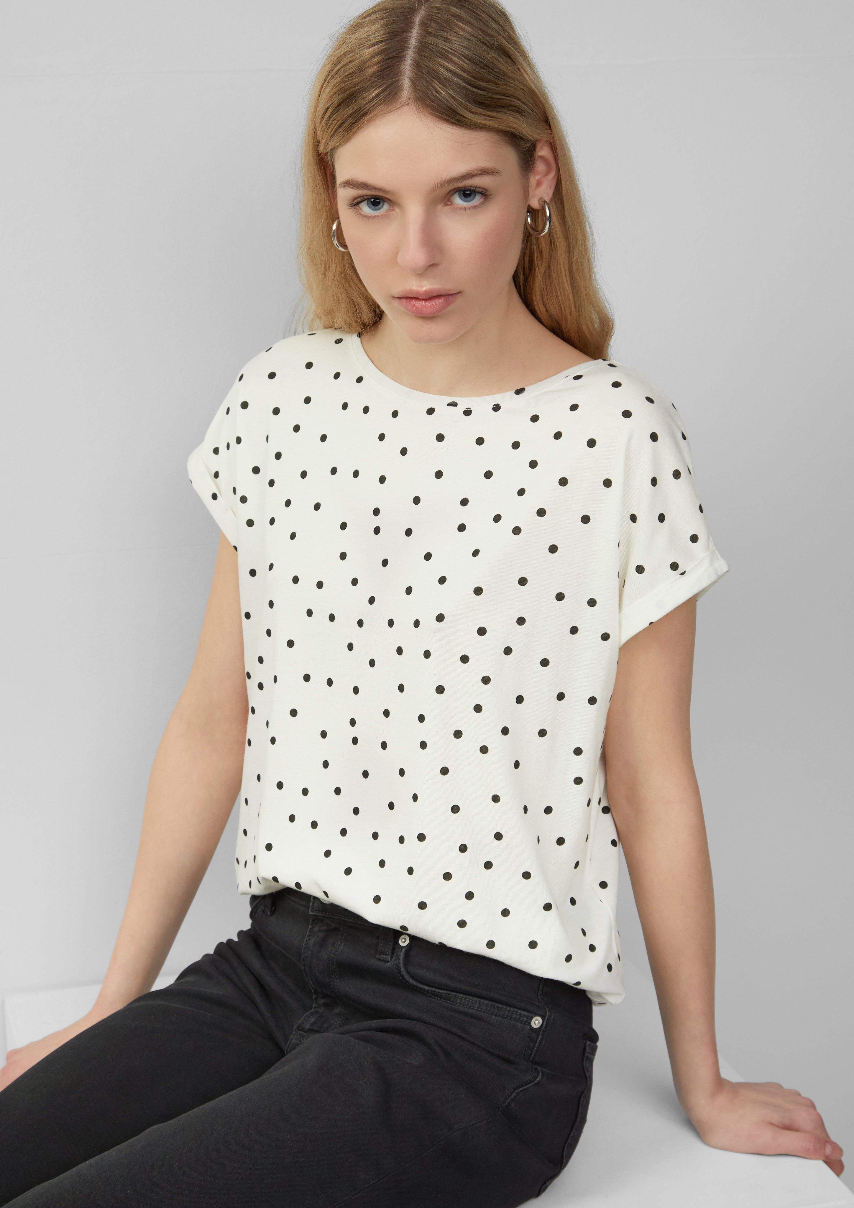 T-shirt in 02A5, 99A9, 41G2, 72G2 & 99G2