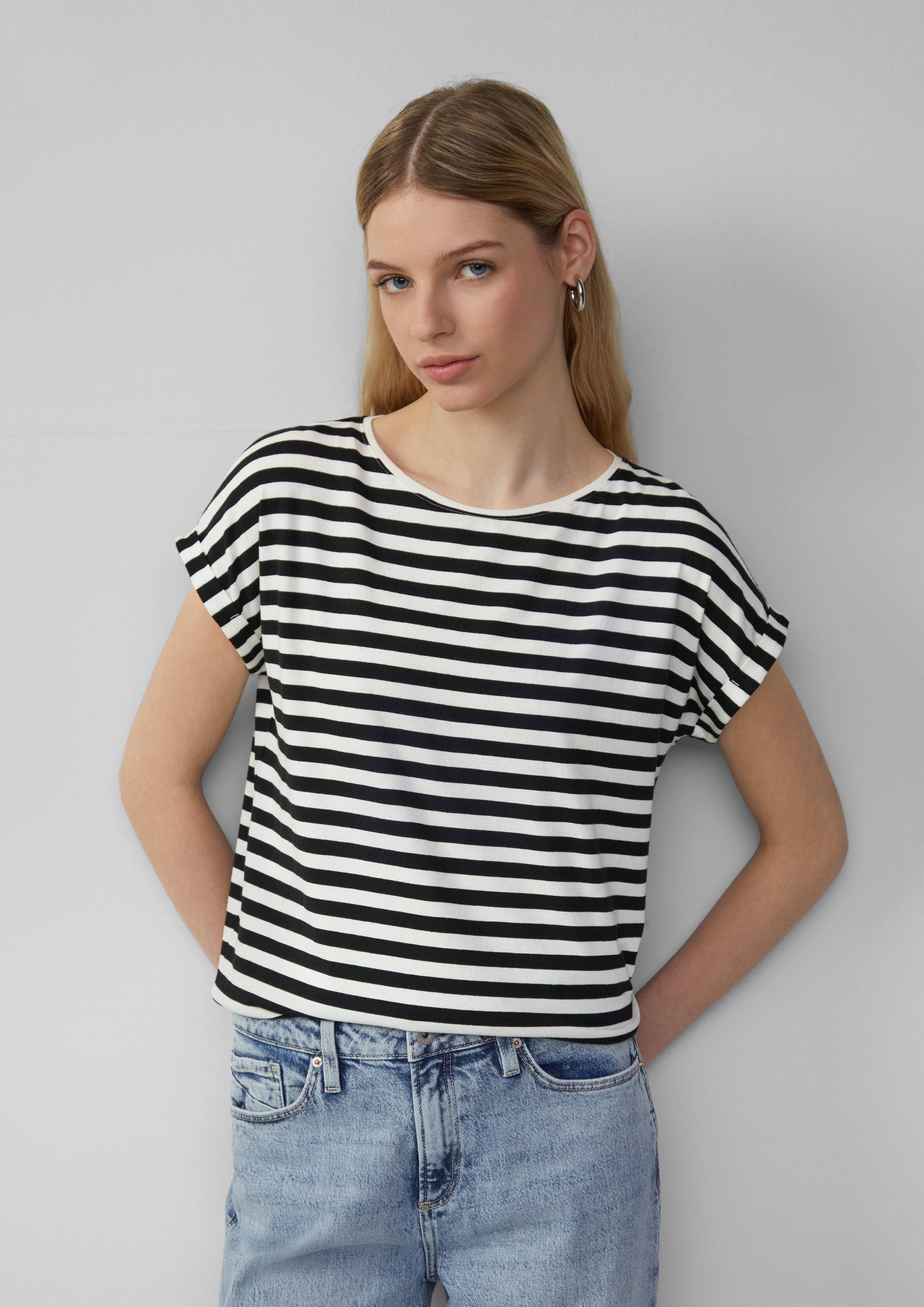 T-Shirt in 99G2, 02A5, 99A9, 41G2 & 72G2