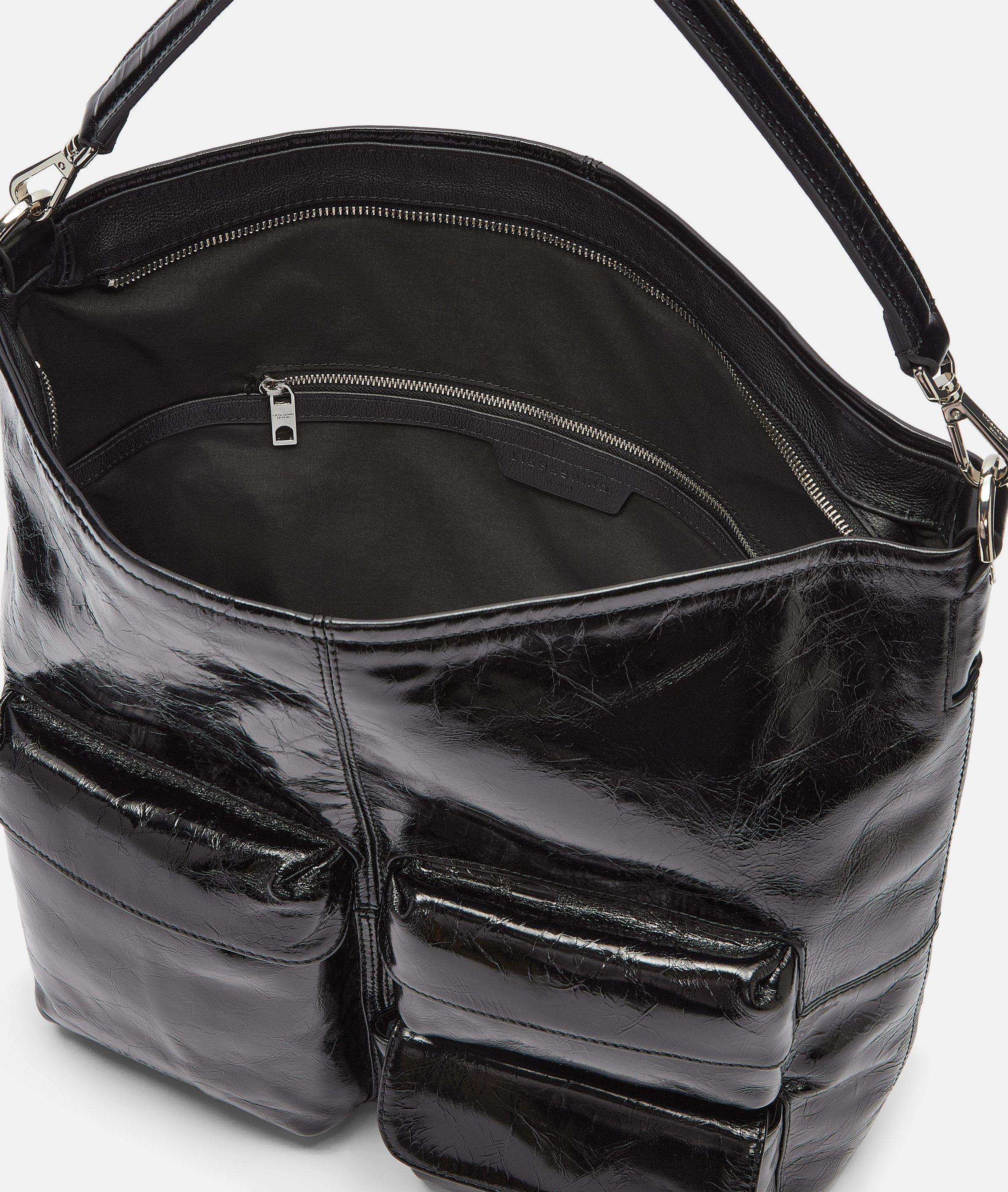 Damen Geräumige Hobo-Bag mit glossy Finish in schwarz von Liebeskind Berlin