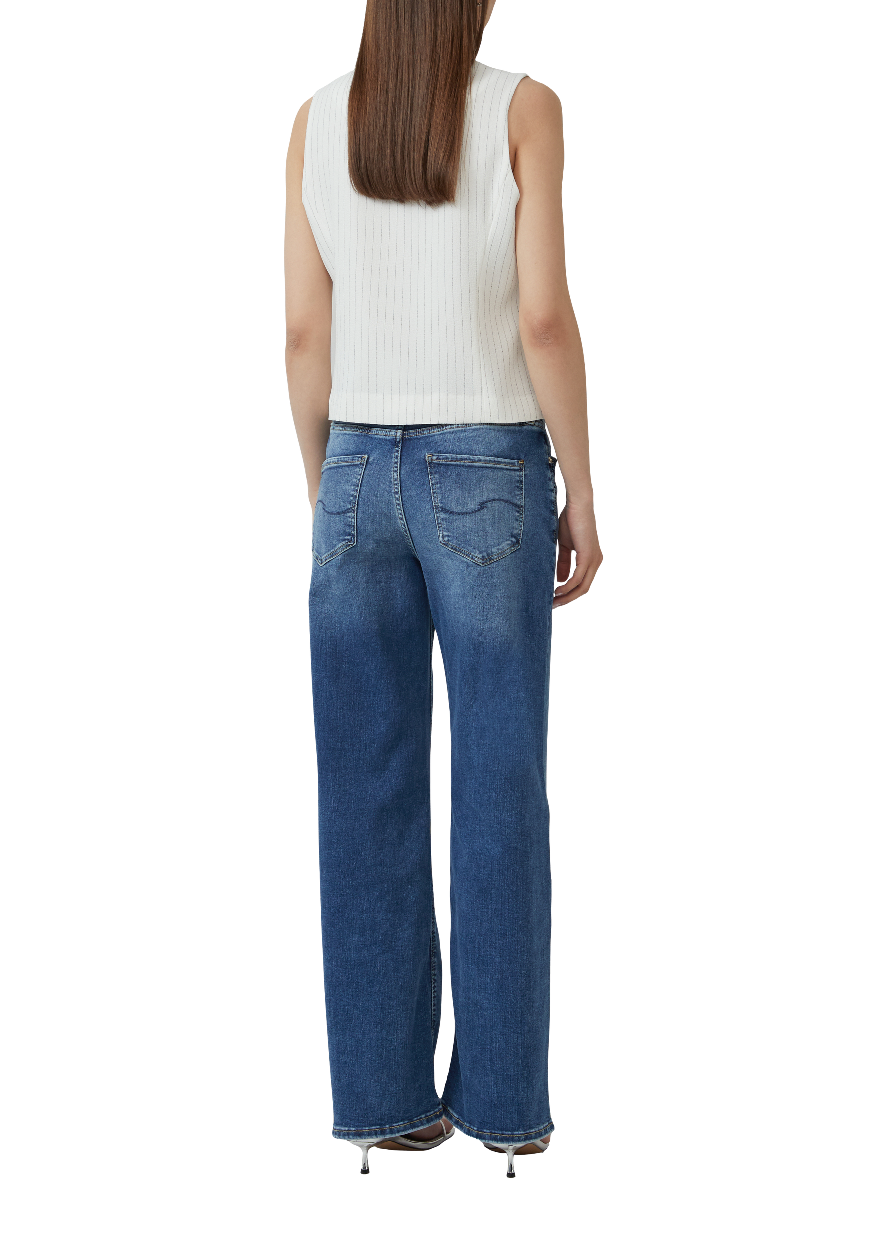 Thumbnail - Indoor-Weste